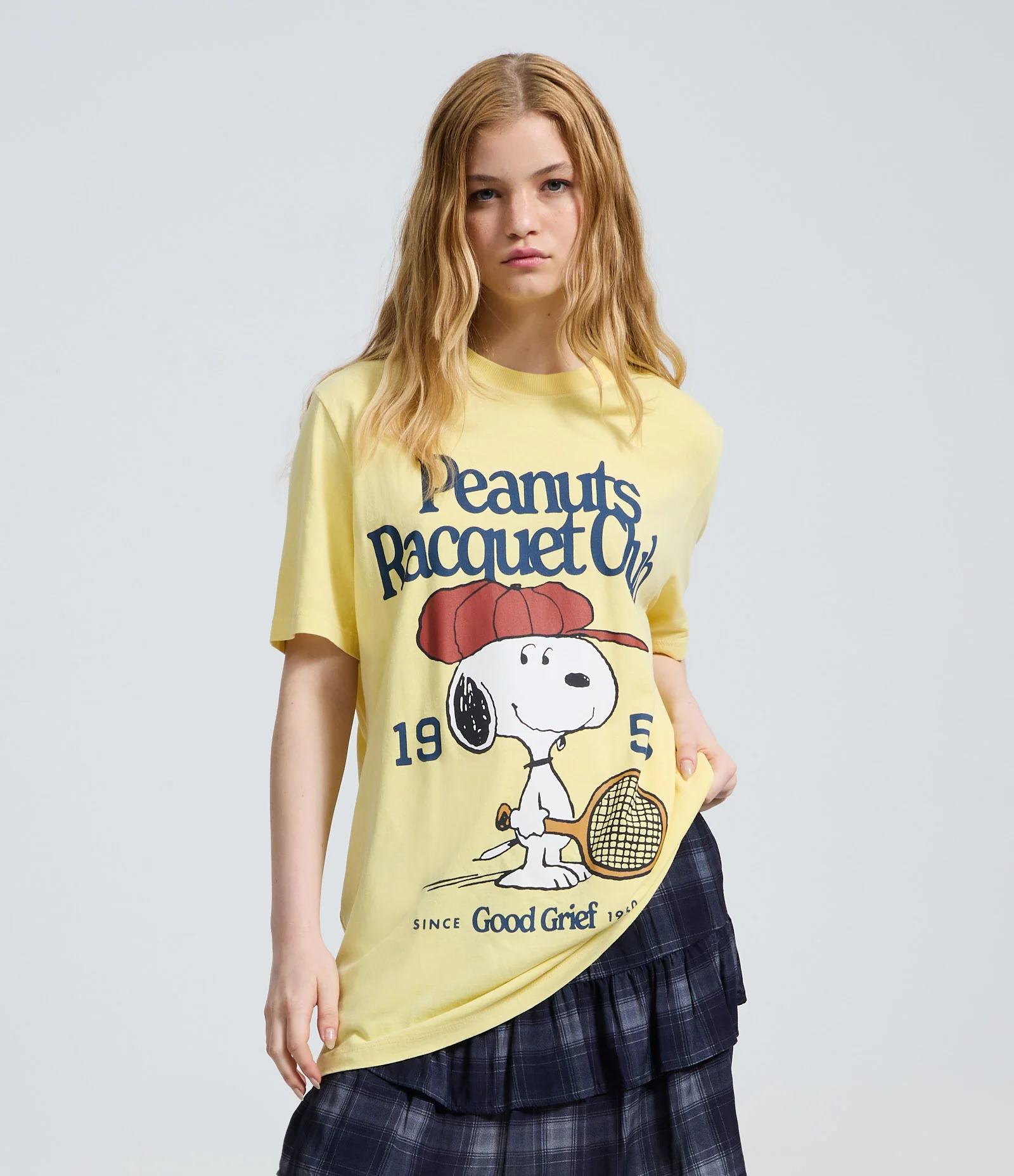 Camiseta em Algodão com Estampa Snoopy Raquet Club Amarelo 1