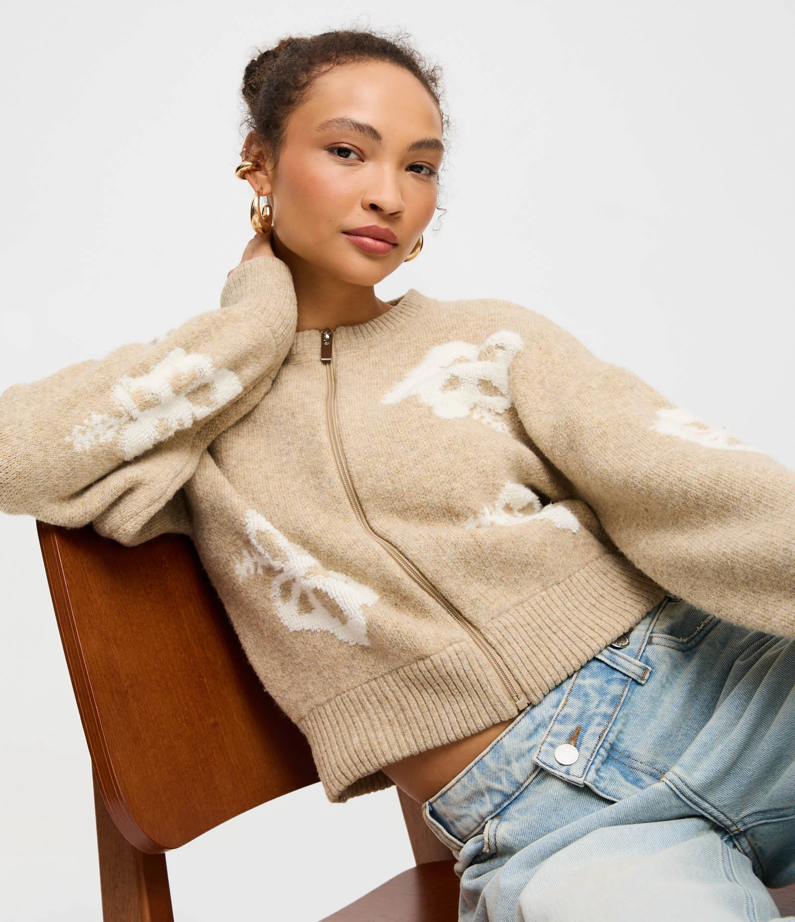 Cardigan Com Zíper Frontal e Estampa de Flores Bege 1