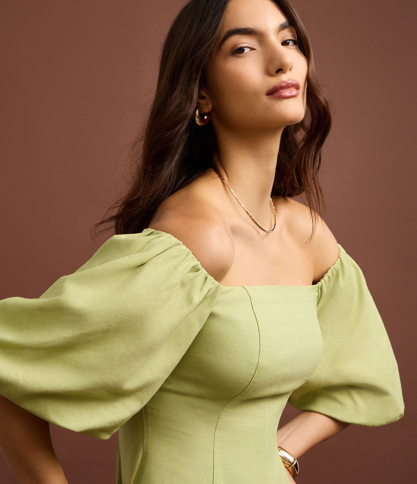 Vestido Curto com Manga Bufante e Ombro a Ombro Verde 3