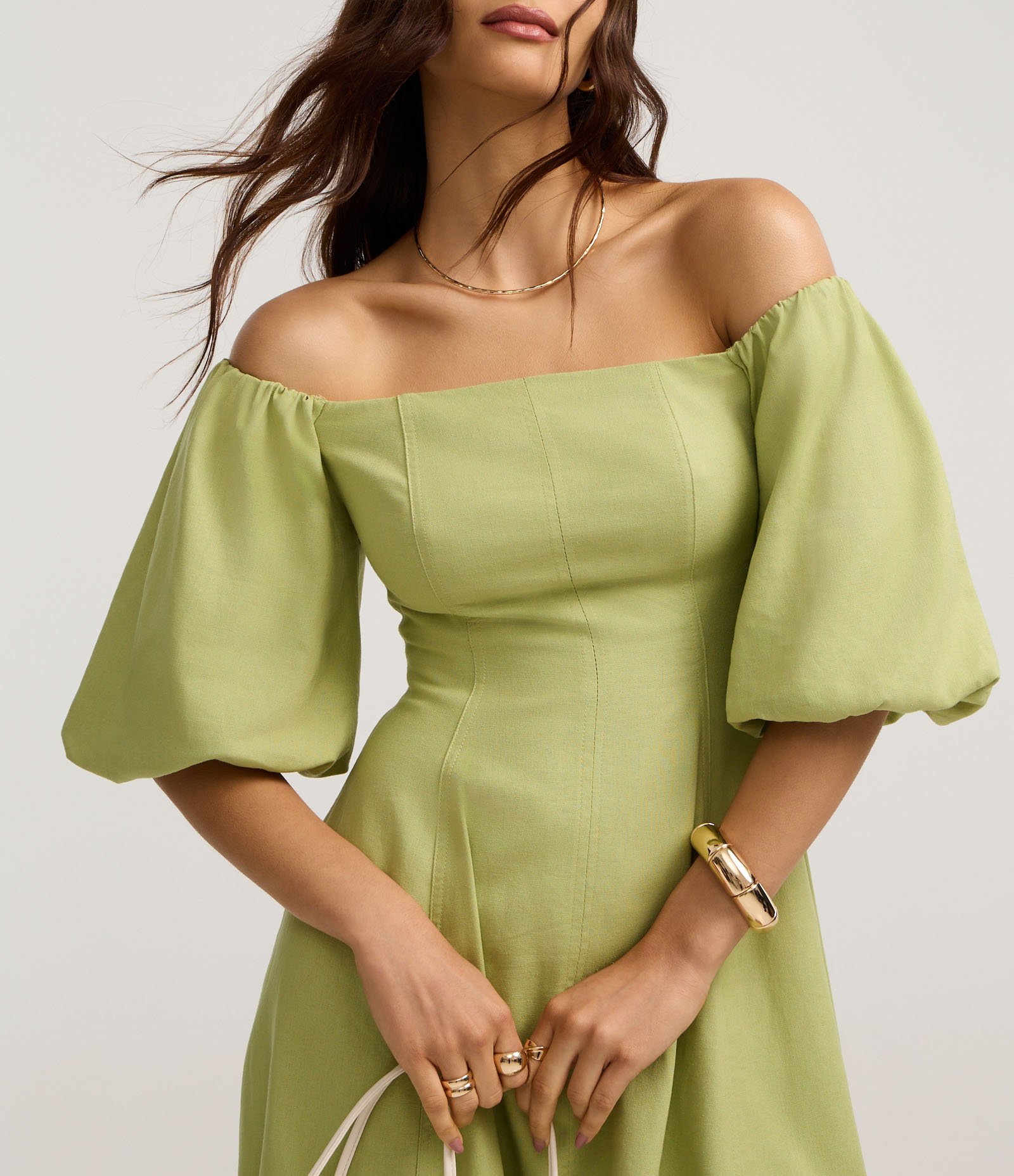 Vestido Curto com Manga Bufante e Ombro a Ombro Verde 4