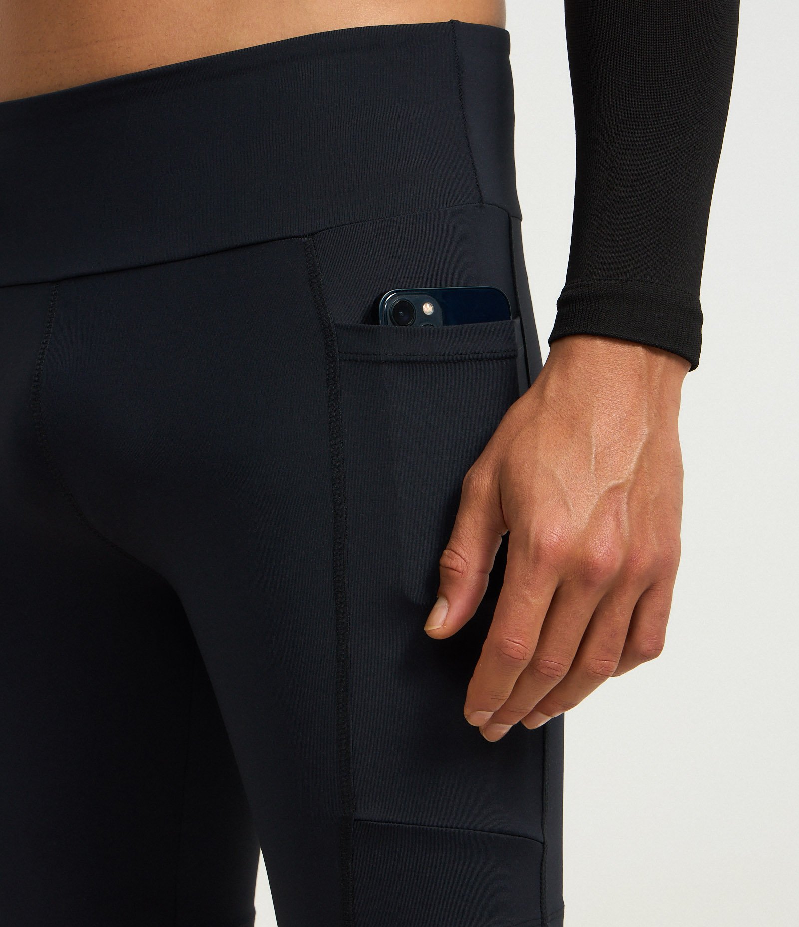 Bermuda Esportiva em Microfibra com Compressão Stretch Limo 3