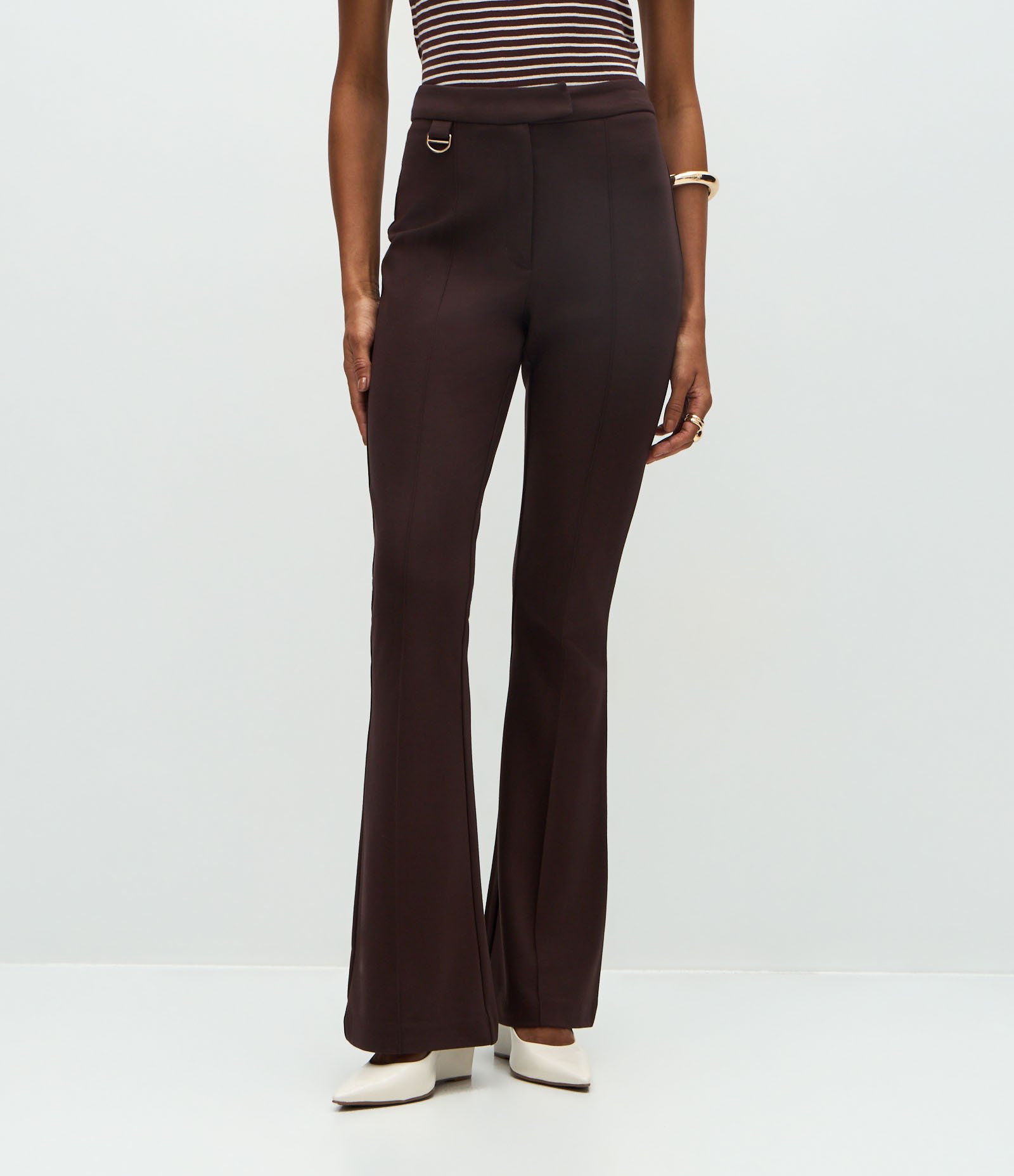 Calça Fit Flare em Ponto Roma com Fivelinha Marrom Escuro 3