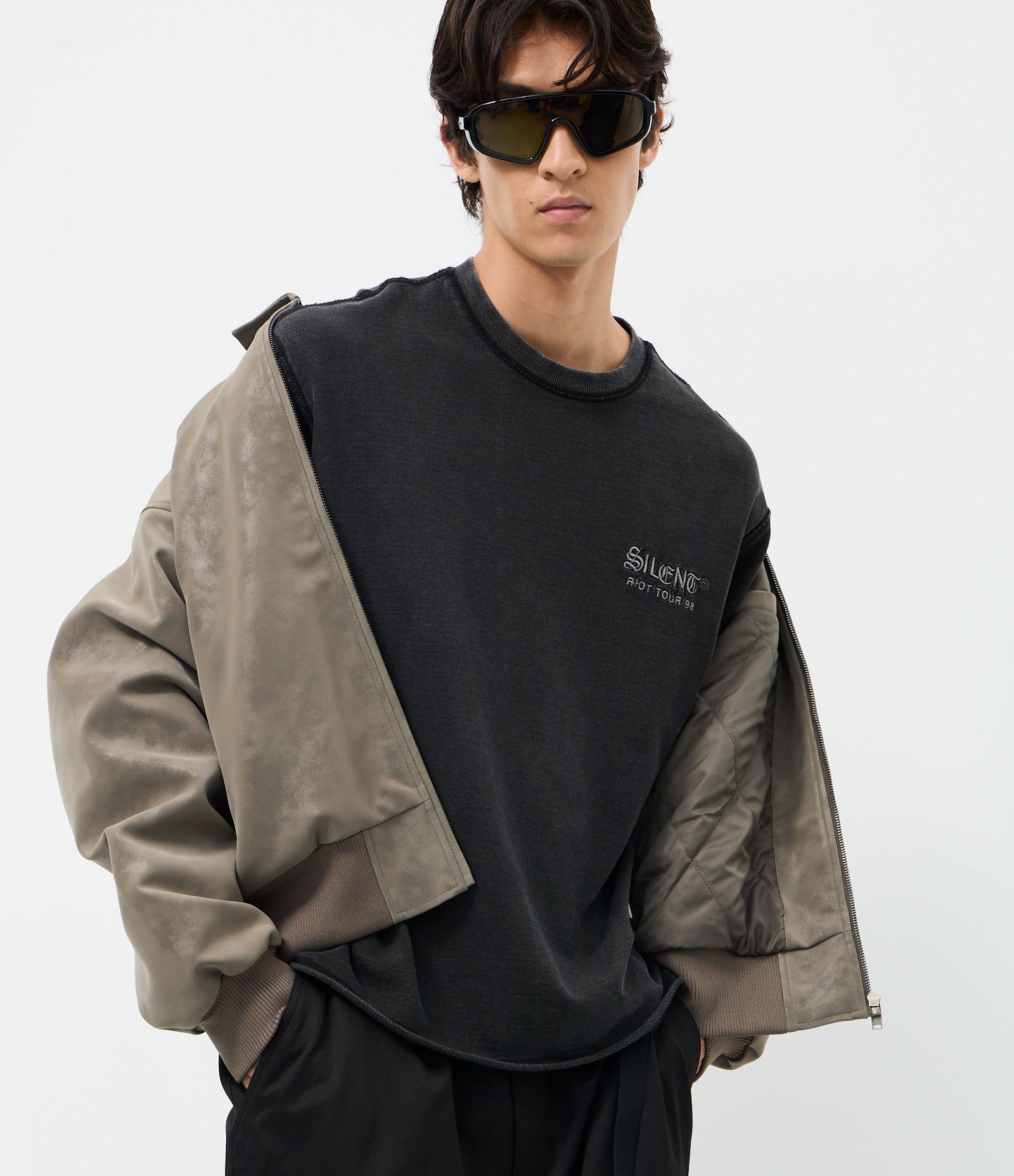 Camiseta Manga Curta em Algodão com Lettering Silent Riot Tour 98 Preto 1