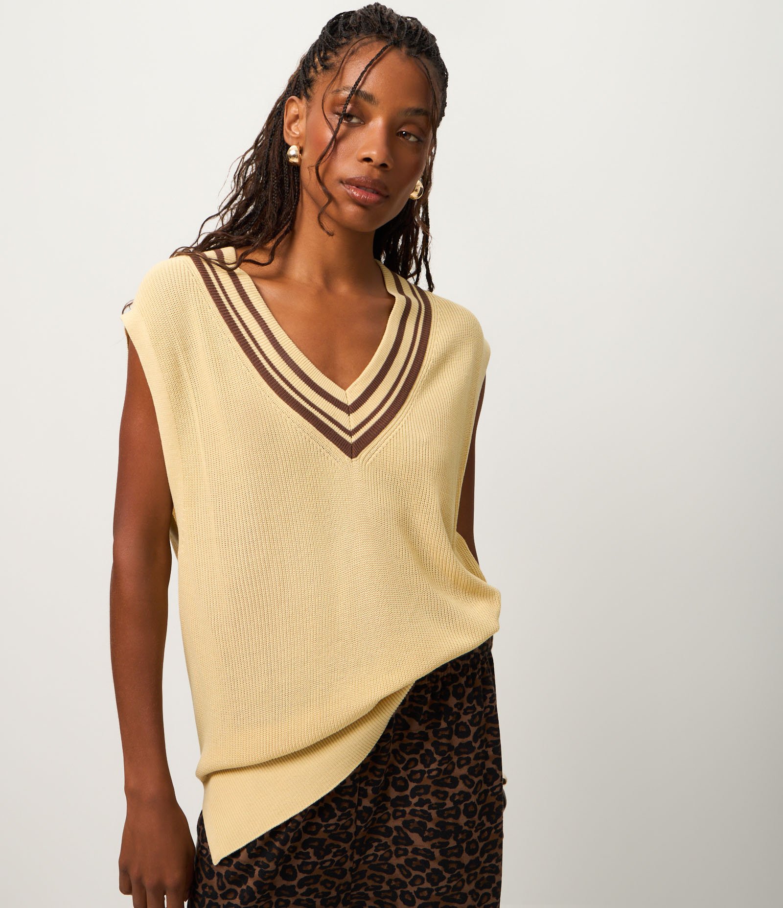 Colete Alongado em Tricô com Detalhe Contrastante Amarelo 1