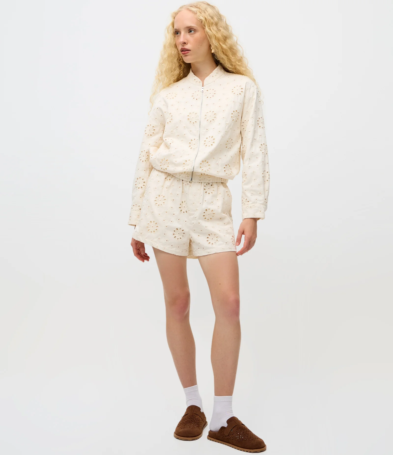 Jaqueta Bomber em Sarja com Laise Floral Off White 2