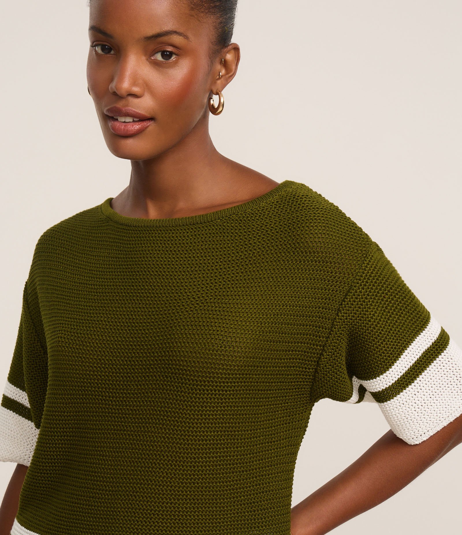 Blusa em Tricô com Ponto Aberto e Listras Contrastantes Verde/Off White 3