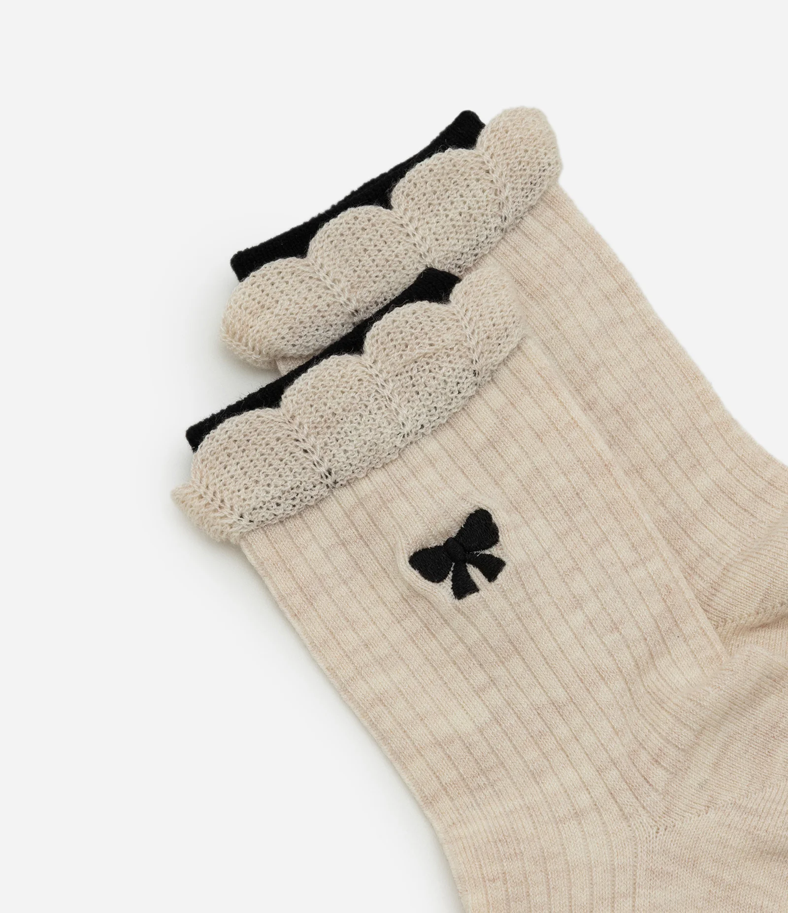 Meia Cano Alto em Algodão com Laço Bordado e Cano Duplo Bege 4