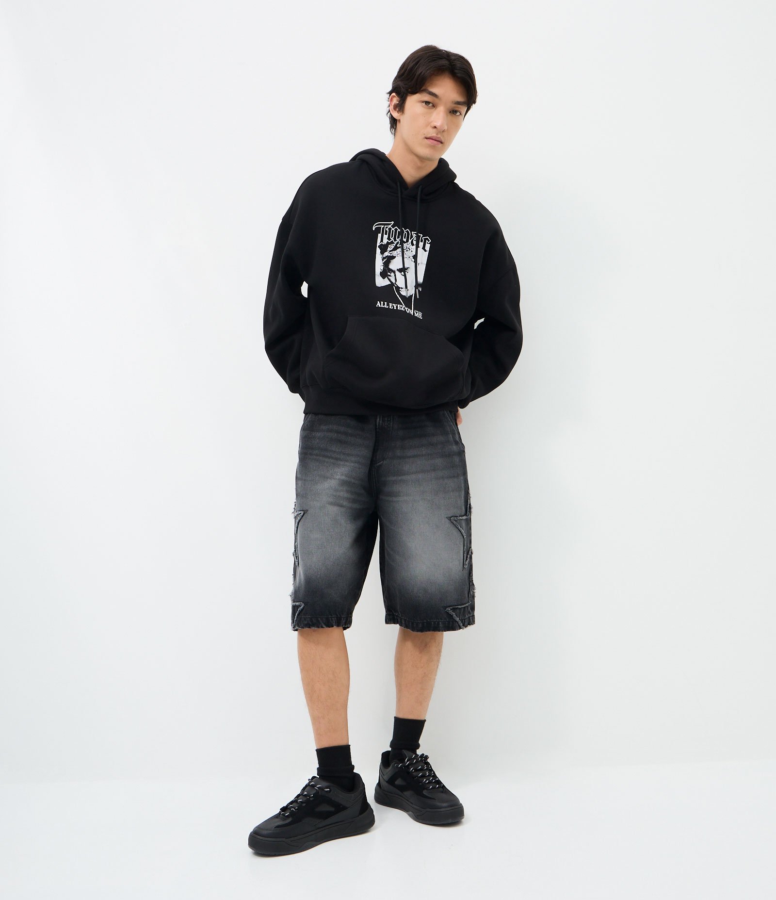 Casaco em Fleece com Estampa Tupac All Eyez On Me Preto 3