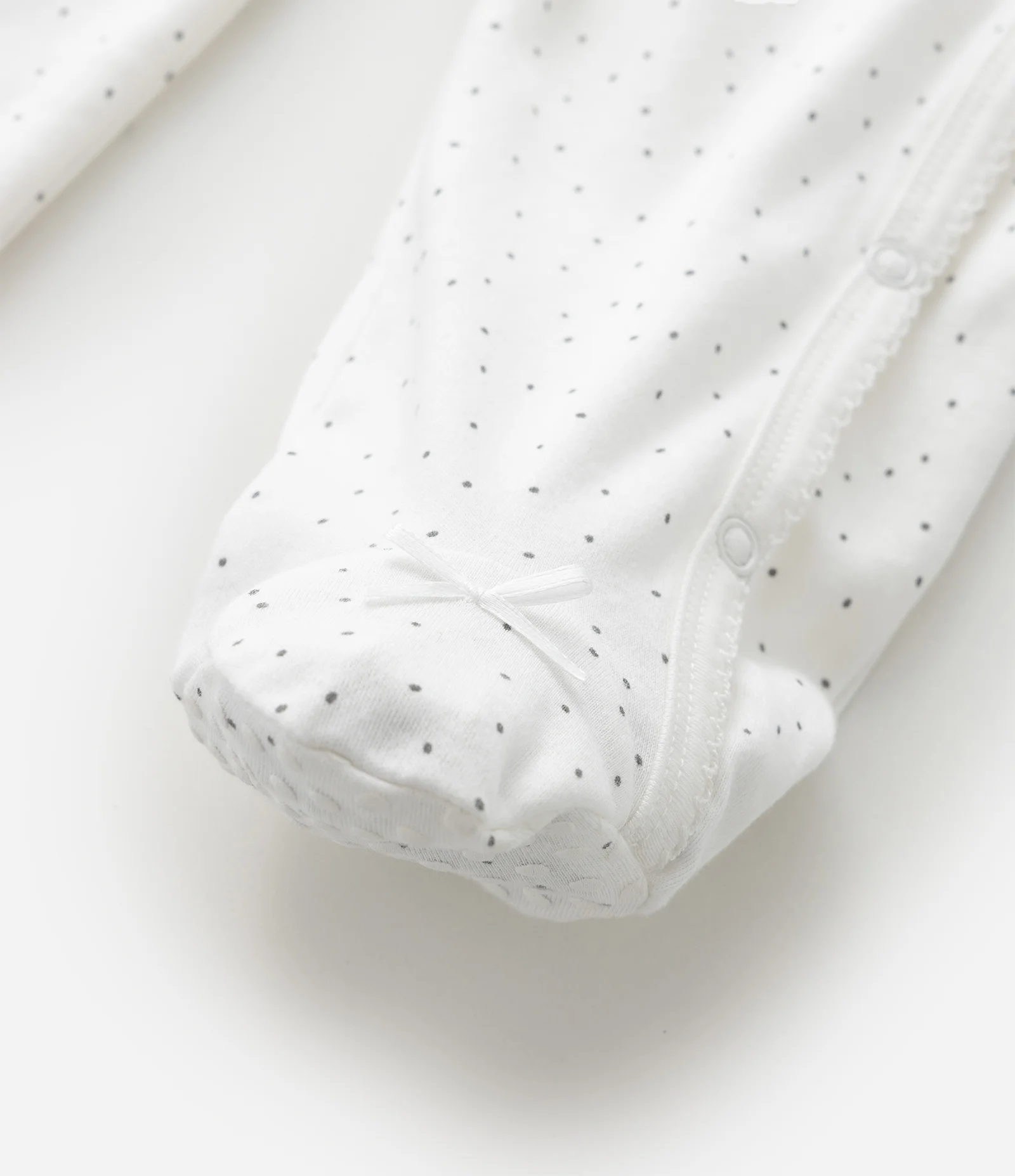 Macacão Infantil em Suedine com Poá e Bordado – Tam RN a 18 Meses Off White 9