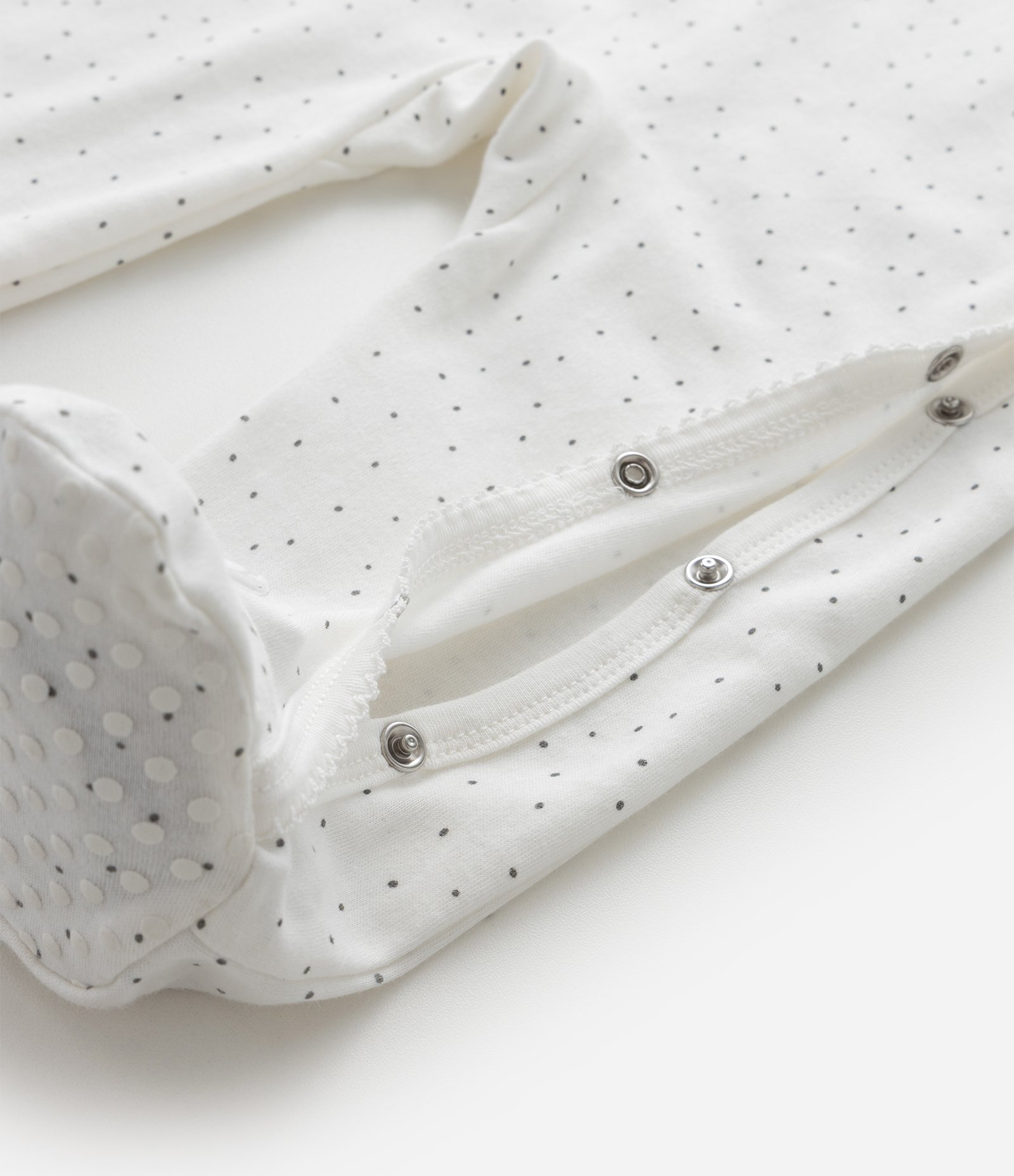 Macacão Infantil em Suedine com Poá e Bordado – Tam RN a 18 Meses Off White 8