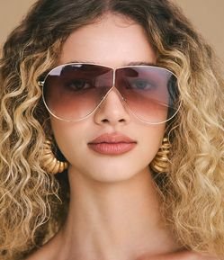 Óculos de Sol Máscara com Detalhe na Ponte e Lente Degradê