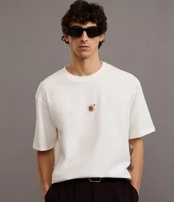 Camiseta Boxy em Algodão com Mini Silk Bordado