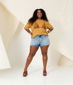 Short Boyfriend Jeans com Puídos e Bordado Mari Lobo Curve & Plus Size