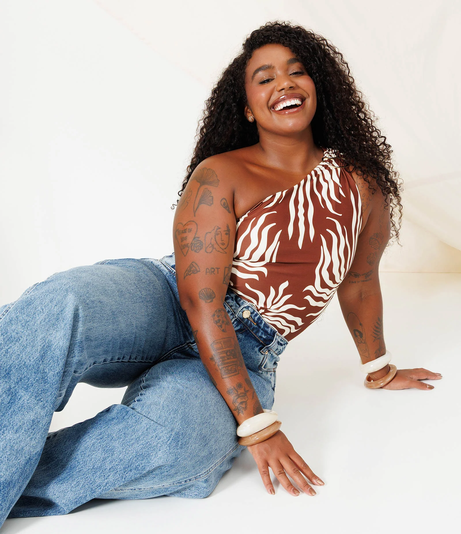 Calça Wide Leg em Jeans com Recorte Laterais Curve & Plus Size Azul Médio 4