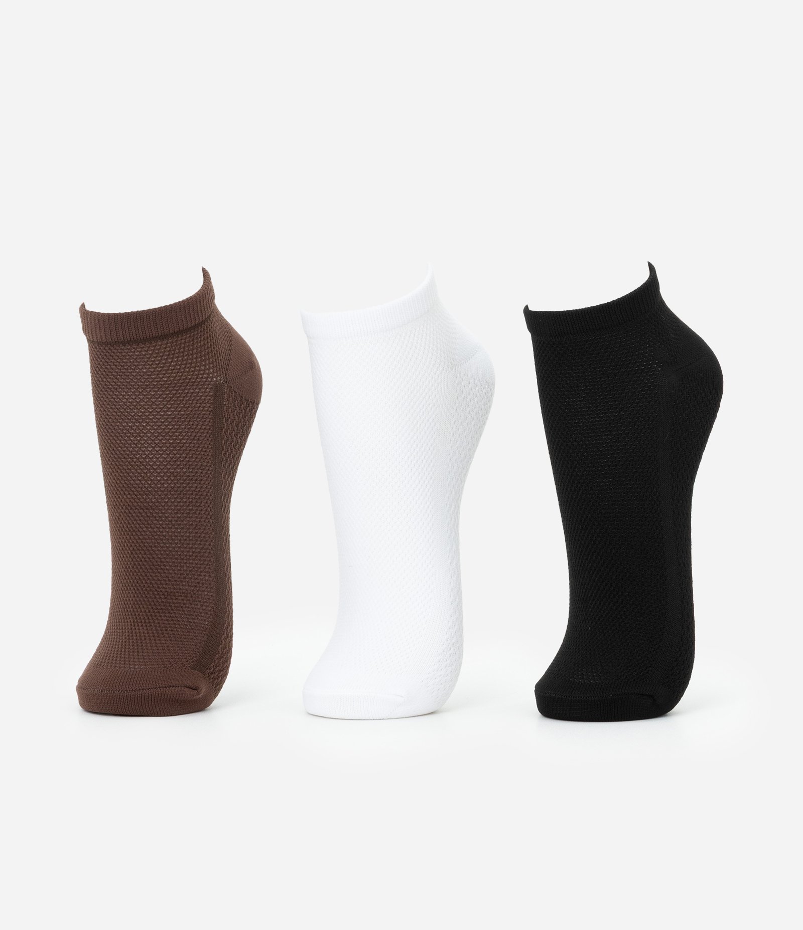 Kit 03 Meias Esportivas Cano Baixo em Poliamida com Superfície Aerada Multicores 1