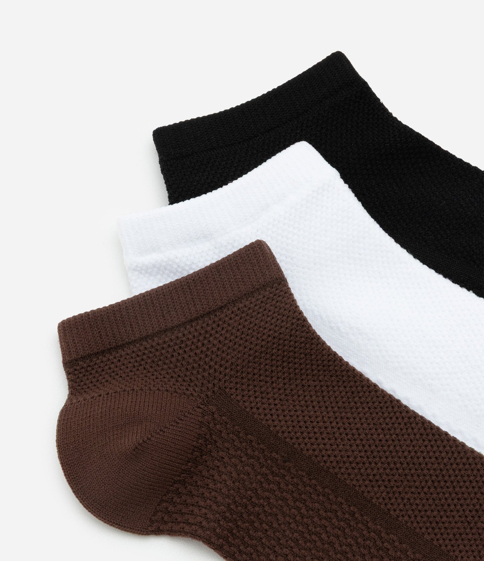 Kit 03 Meias Esportivas Cano Baixo em Poliamida com Superfície Aerada Multicores 4