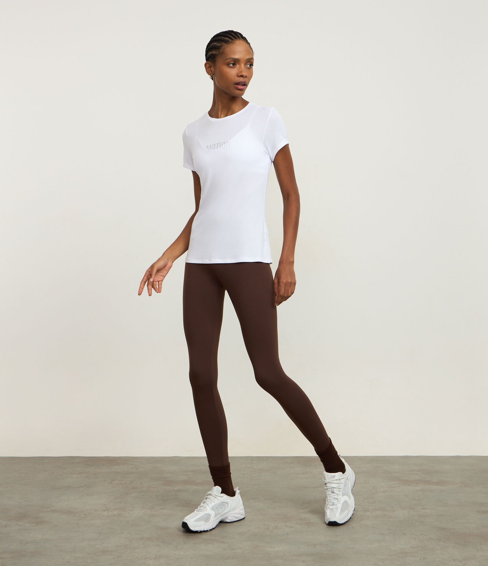 Camiseta Esportiva em Microfibra com Tecnologia Dry  e Estampa Localizada Branco 3