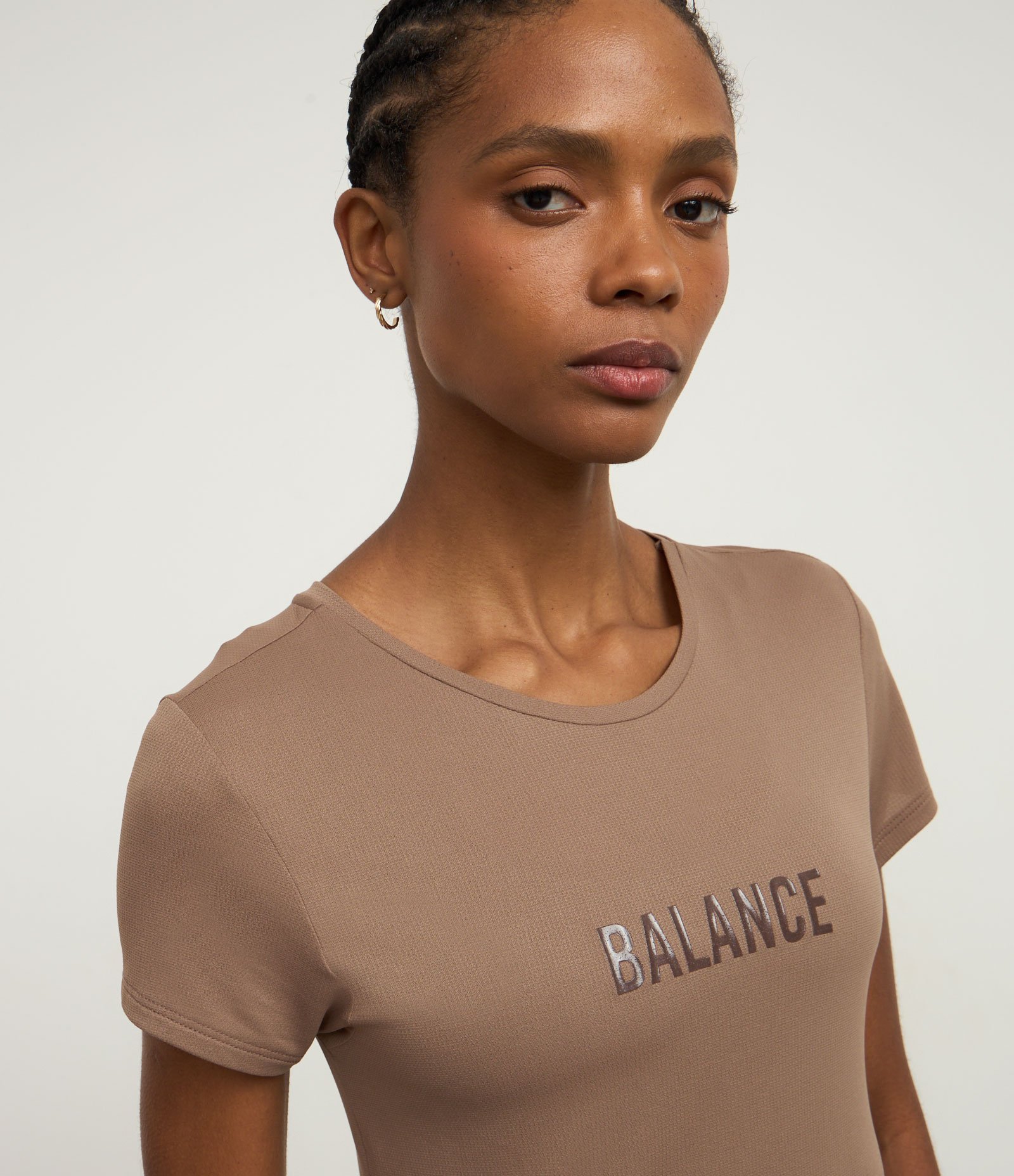 Camiseta Esportiva em Poliamida com Manga Curta e Tecnologia Dry Marrom 3