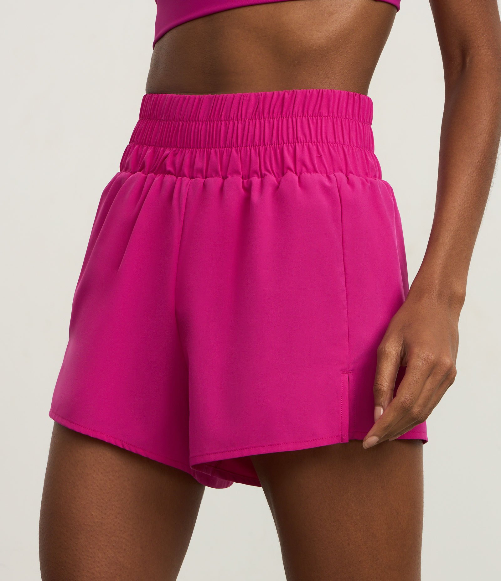 Bermuda Esportiva Sem Costura com Calcinha Interna e Textura Lisa Fuchsia 2