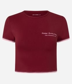 Camiseta Cropped Esportiva em Microfibra com Estampa Localizada