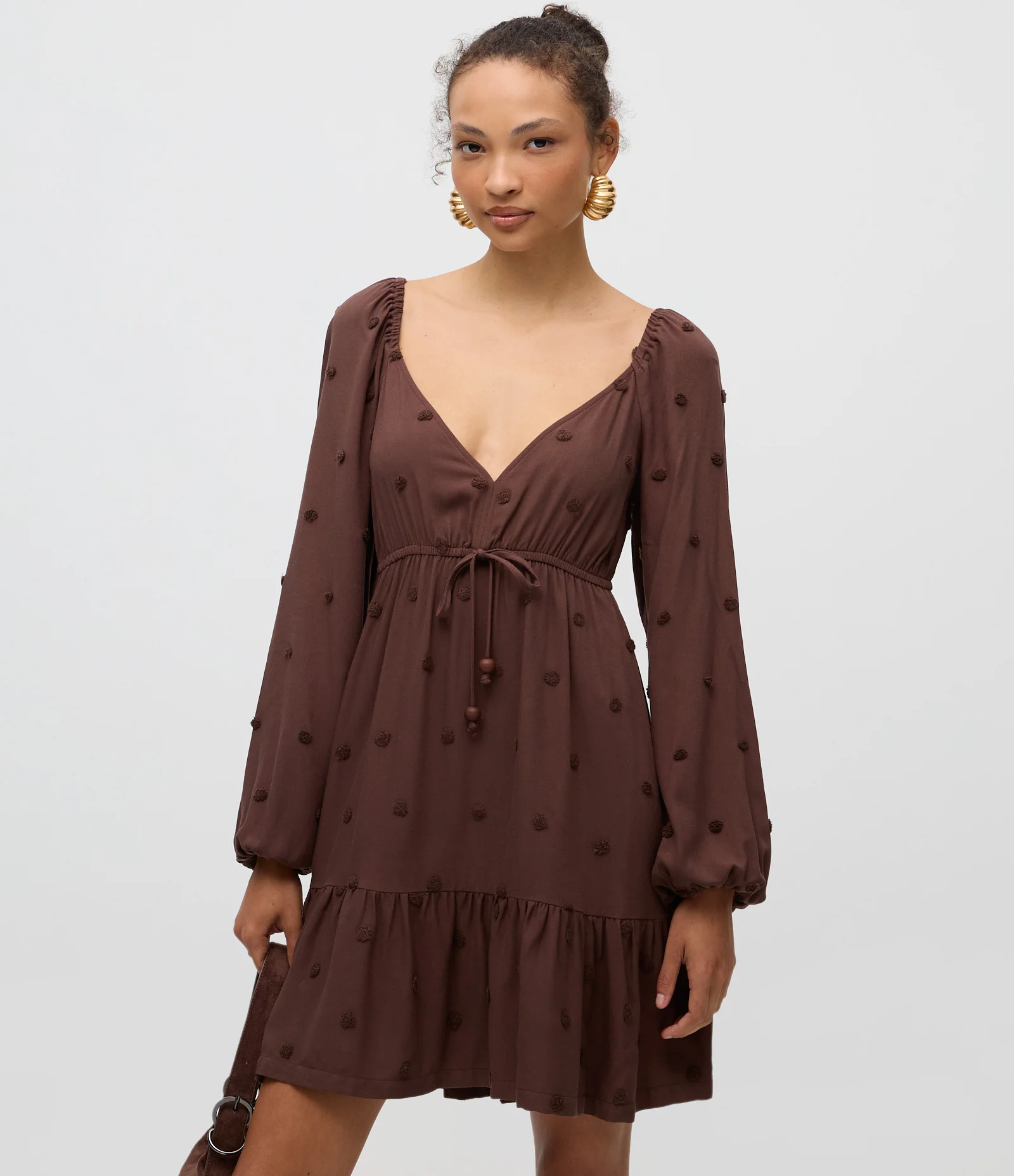 Vestido em Viscose com Amarração e Textura Poá 3D Marrom 1