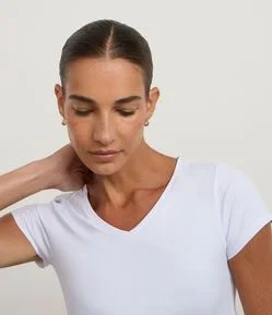 Camiseta Cropped Esportiva em Microfibra