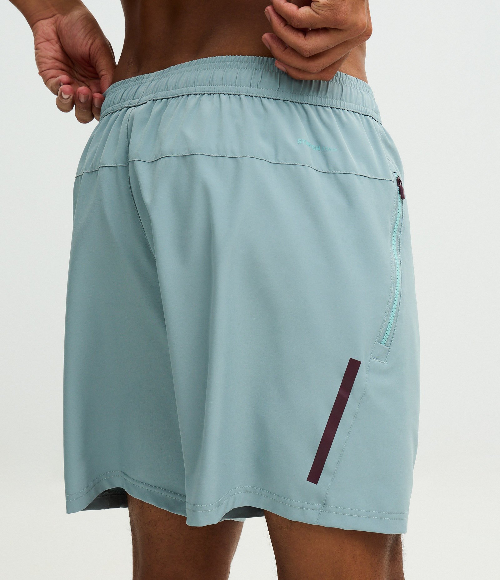 Bermuda Esportiva com Blocos de Cor e Bolsos com Zíper Cinza Gelo 3