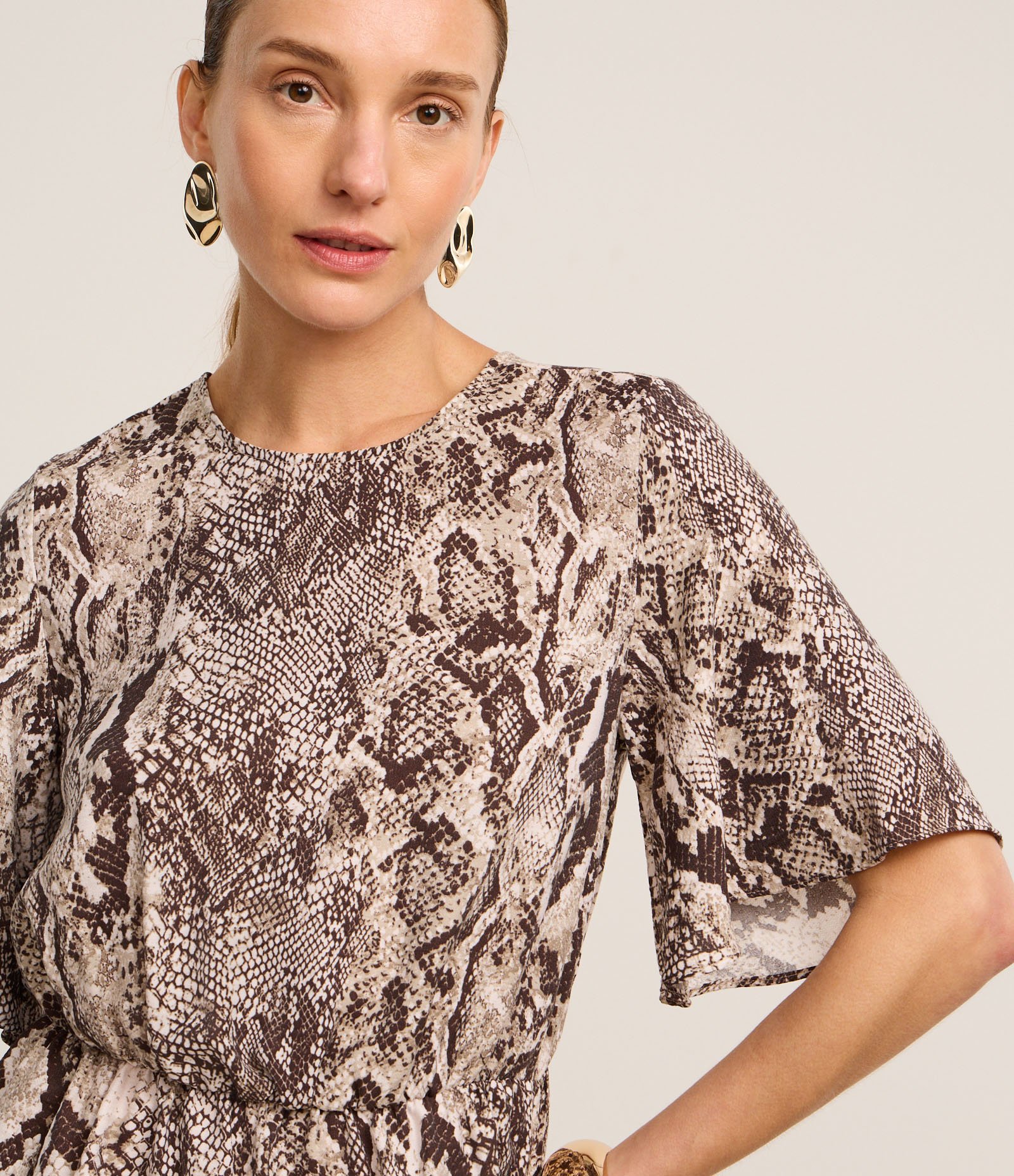 Blusa em Crepe com Cintura Franzida e Estampa Serpente Multicores 3