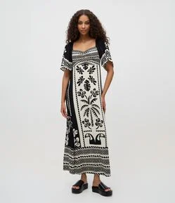 Vestido Midi Estampado em Viscose com Decote Coração