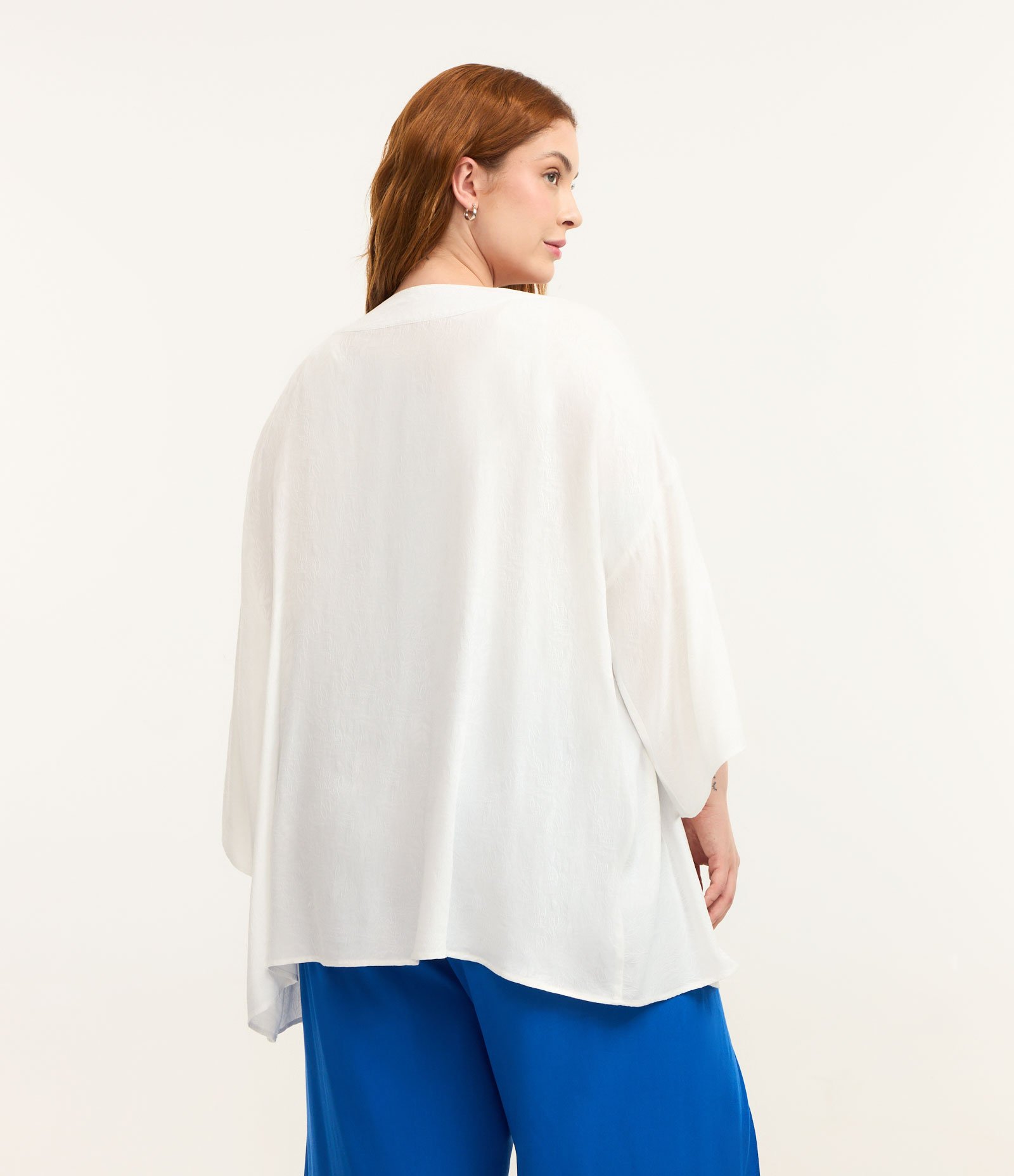 Kimono em Viscose com Jacquard de Folhagens Curve & Plus Size Branco 4