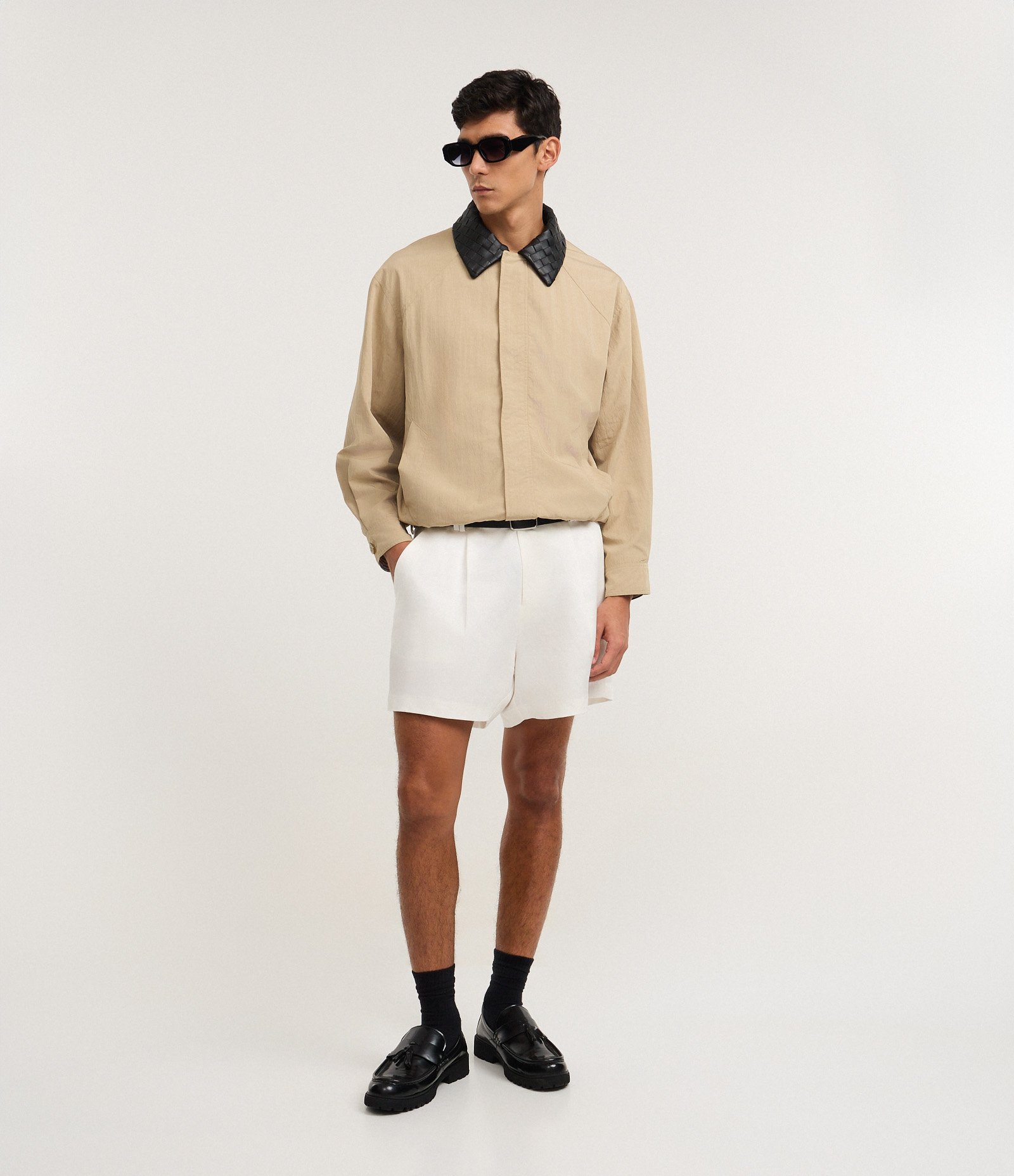 Jaqueta Oversized em Sarja com Gola em PU Tressê Bege 2