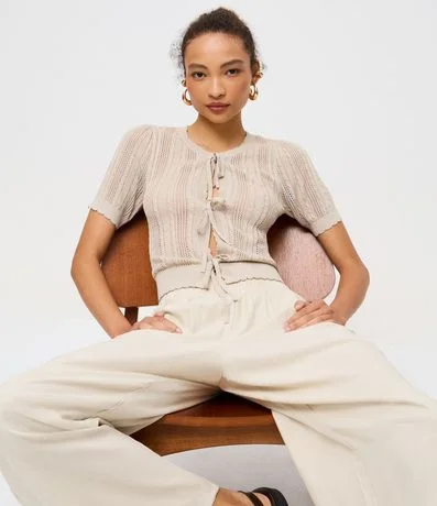 Blusa em Tricô com Amarração Frontal e Manga Curta