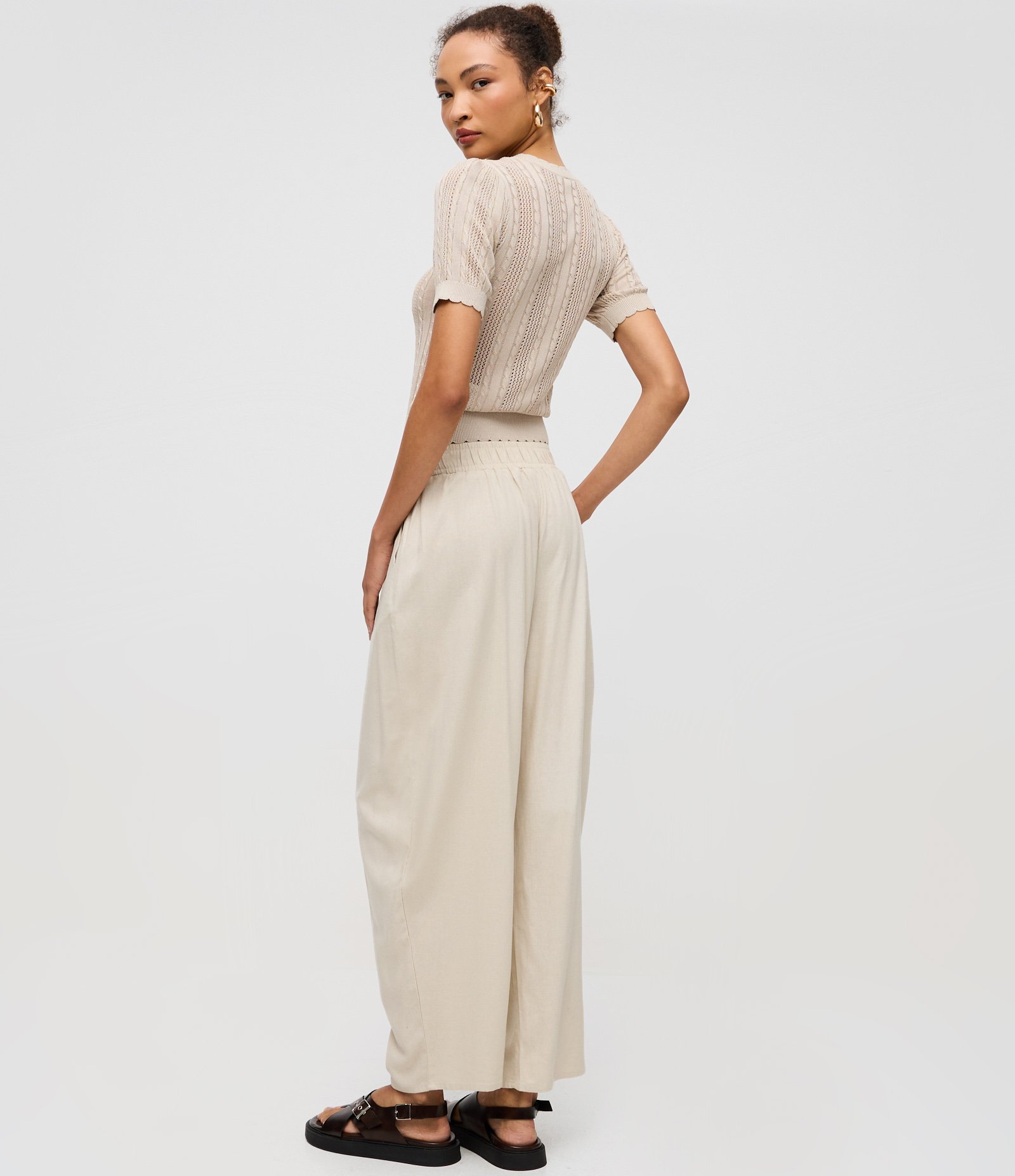 Calça Barrel em Viscolinho com Bege 3