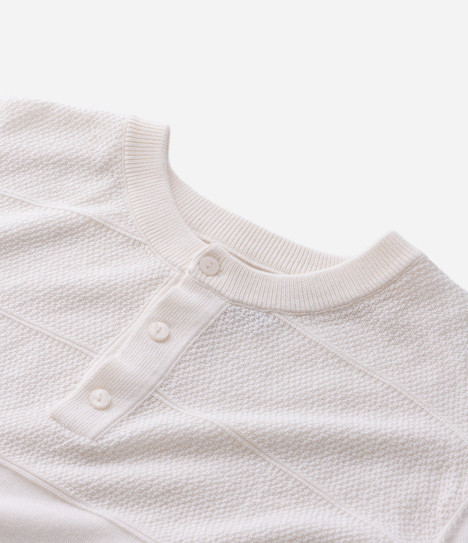 Camiseta Manga Curta Efeito Tricô Texturizado Gola Padre Branco 10