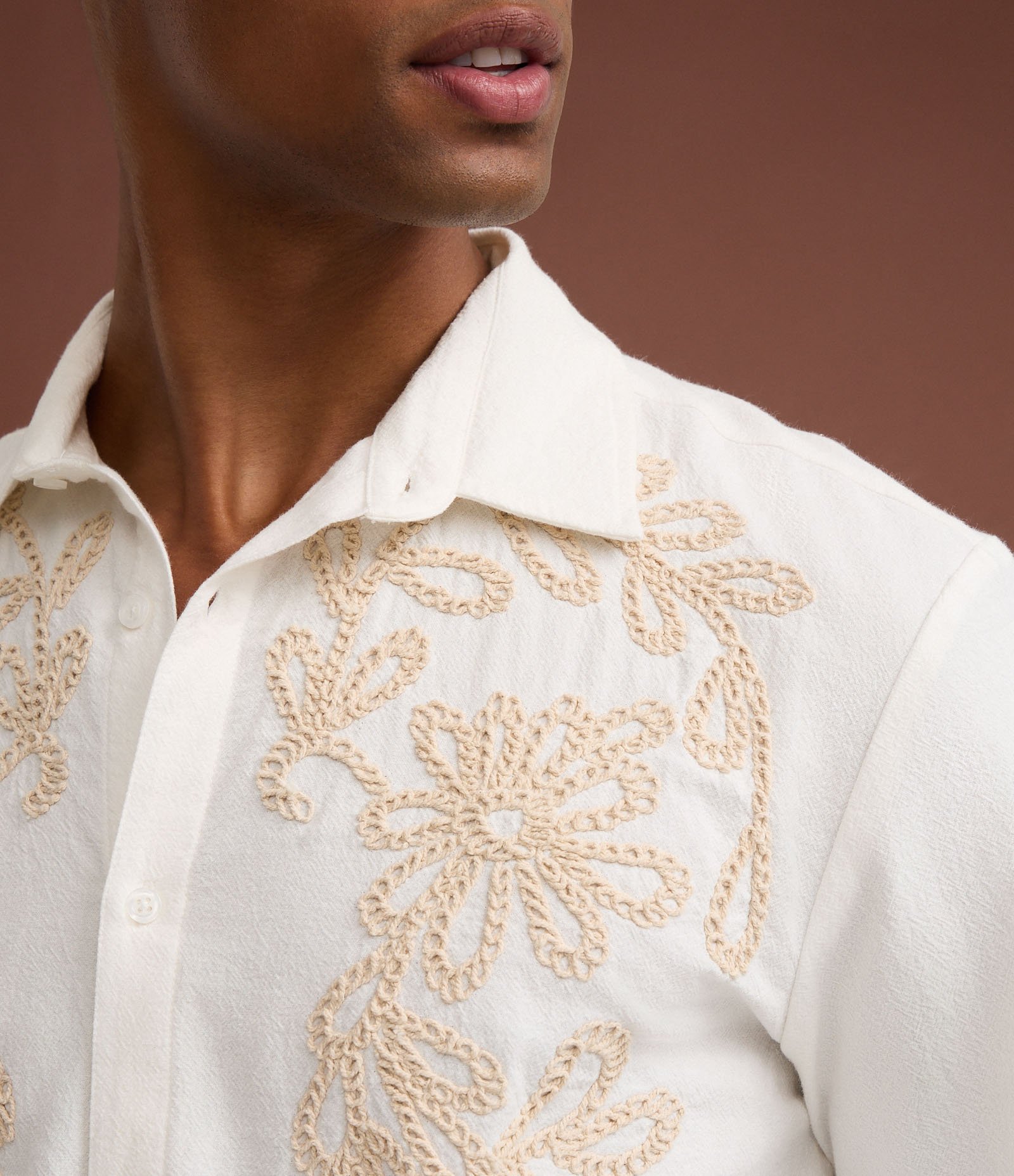 Camisa Comfort em Algodão com Bordado Floral Branco 3