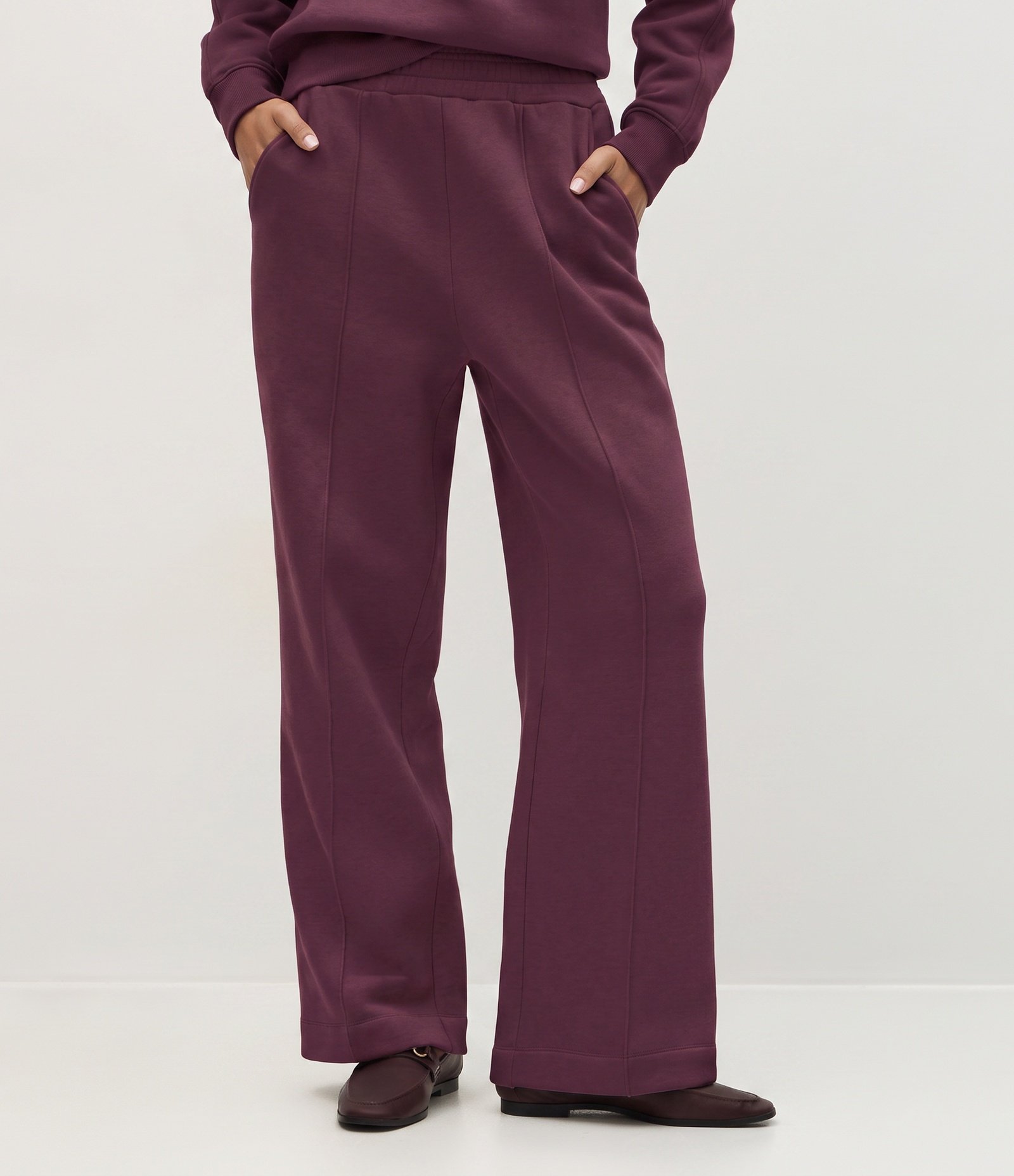 Calça Wide Leg em Moletom com Friso Vinho 1