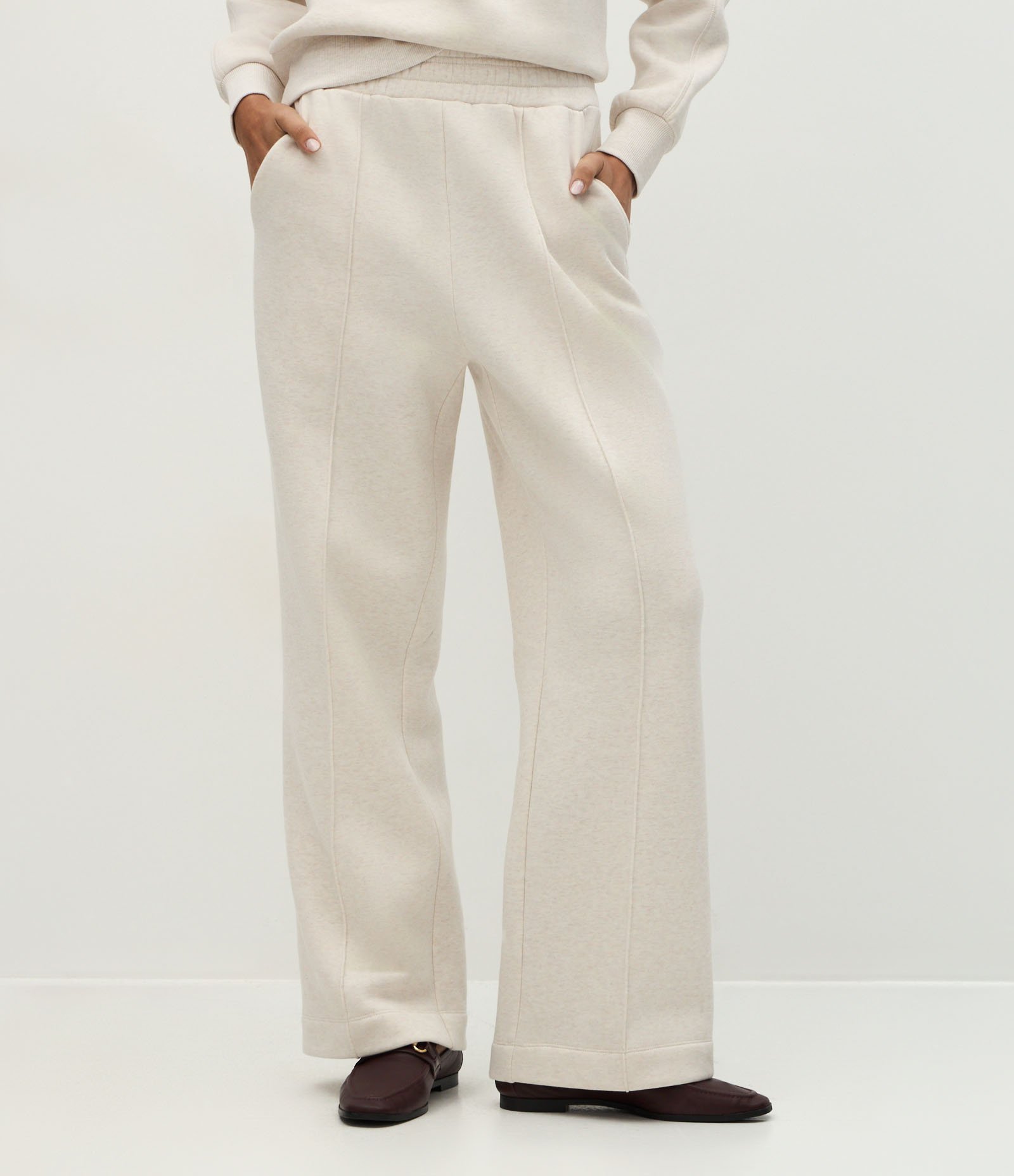 Calça Wide Leg em Moletom com Friso Bege 3