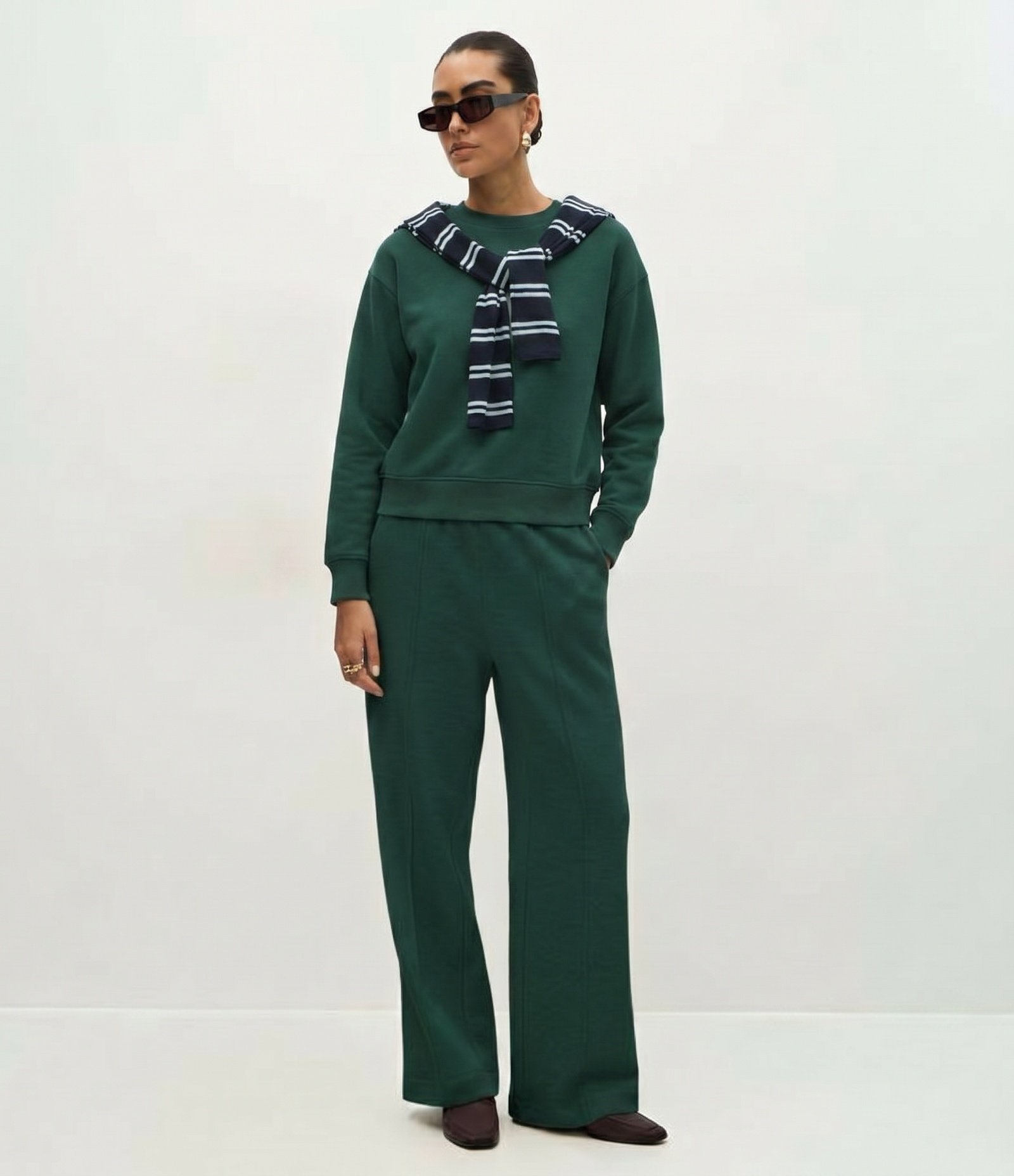 Calça Wide Leg em Moletom com Friso Verde 1