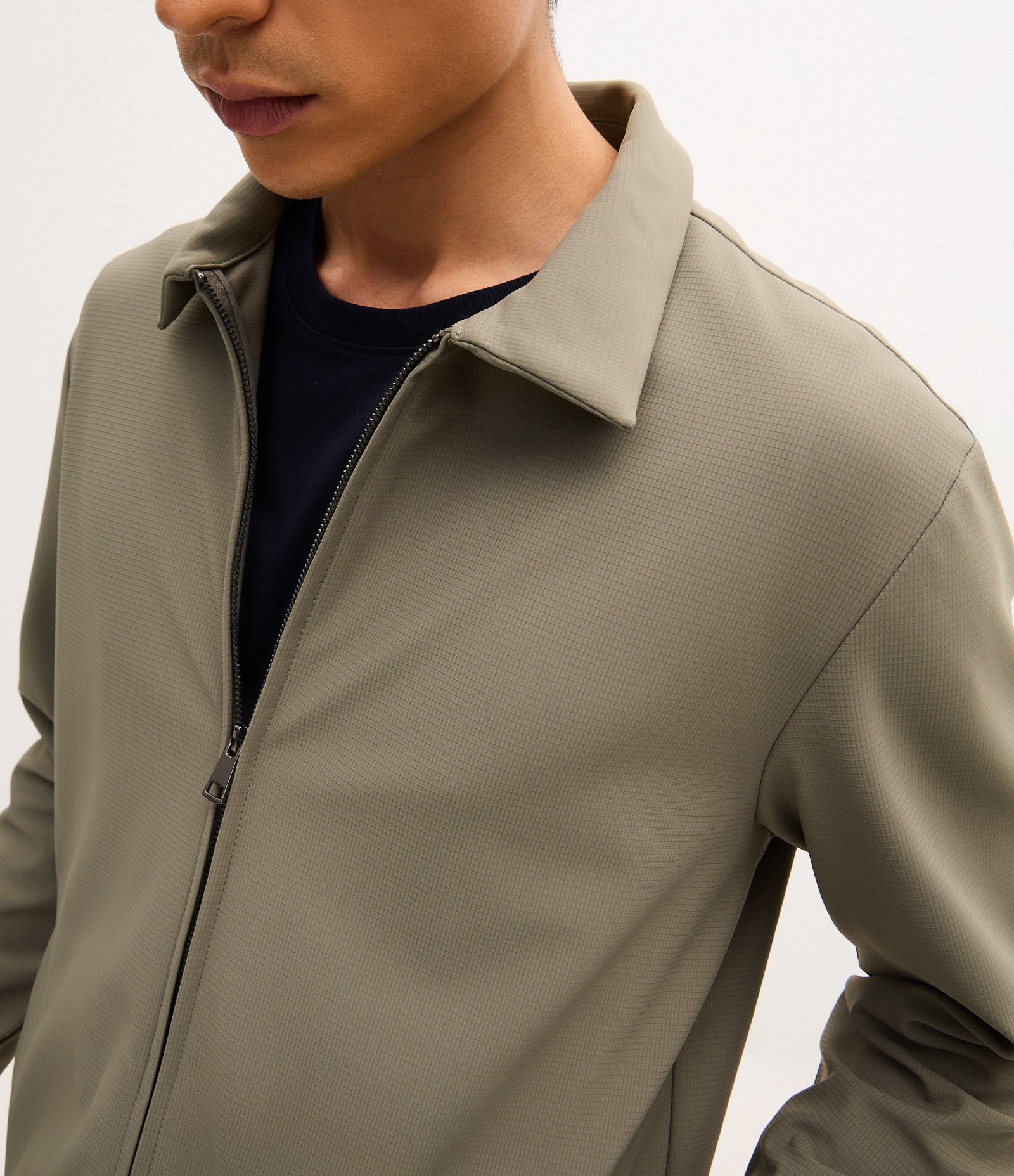 Jaqueta Tecnológica Texturizada com Fechamento em Zíper Verde 3