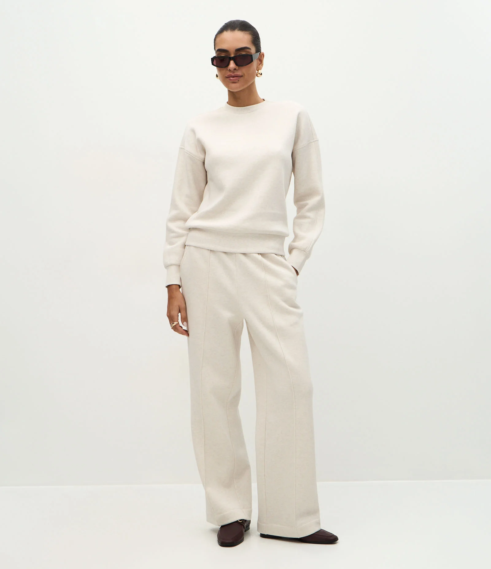 Moletom Regular com Gola Redonda Branco 2