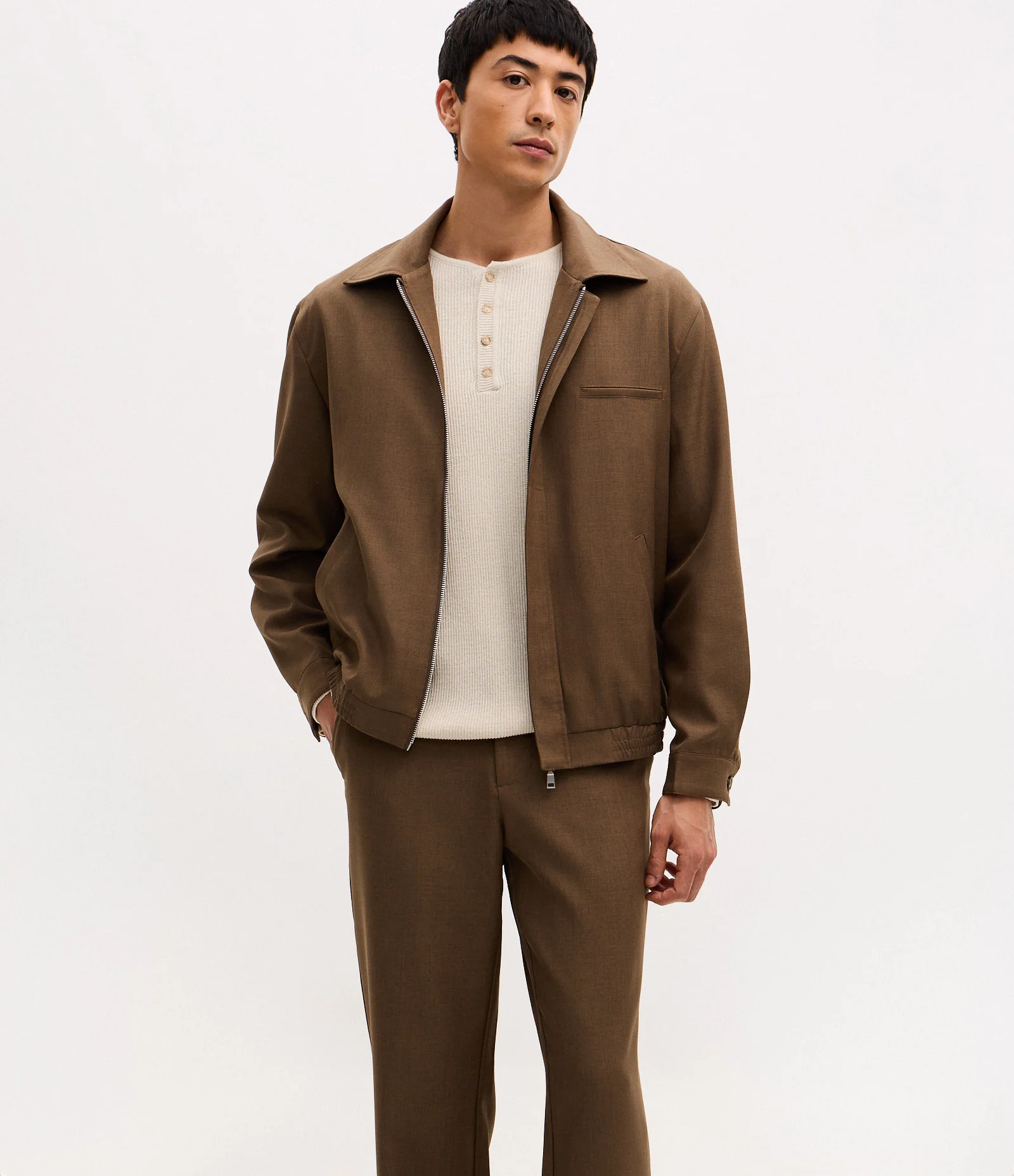 Calça Alfaiatada Lisa Reta Marrom 4