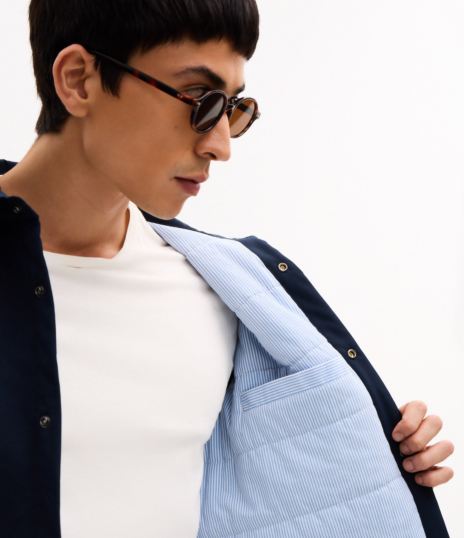 Jaqueta Impermeável com Fechamento por Botões Azul 3