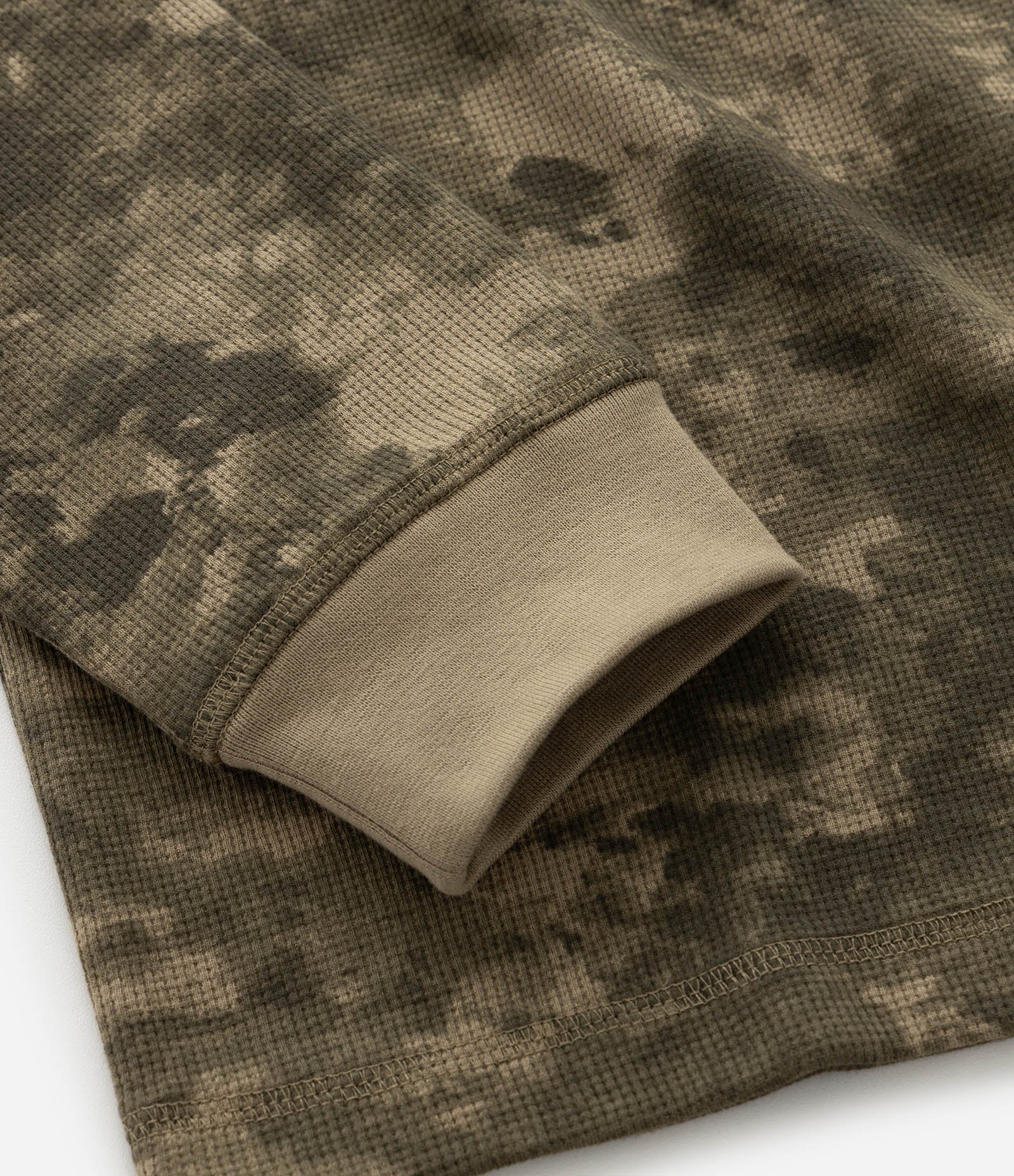 Camiseta Regular em Waffle Manga Longa Camuflada com Lettering Natural Balance Camuflada 9