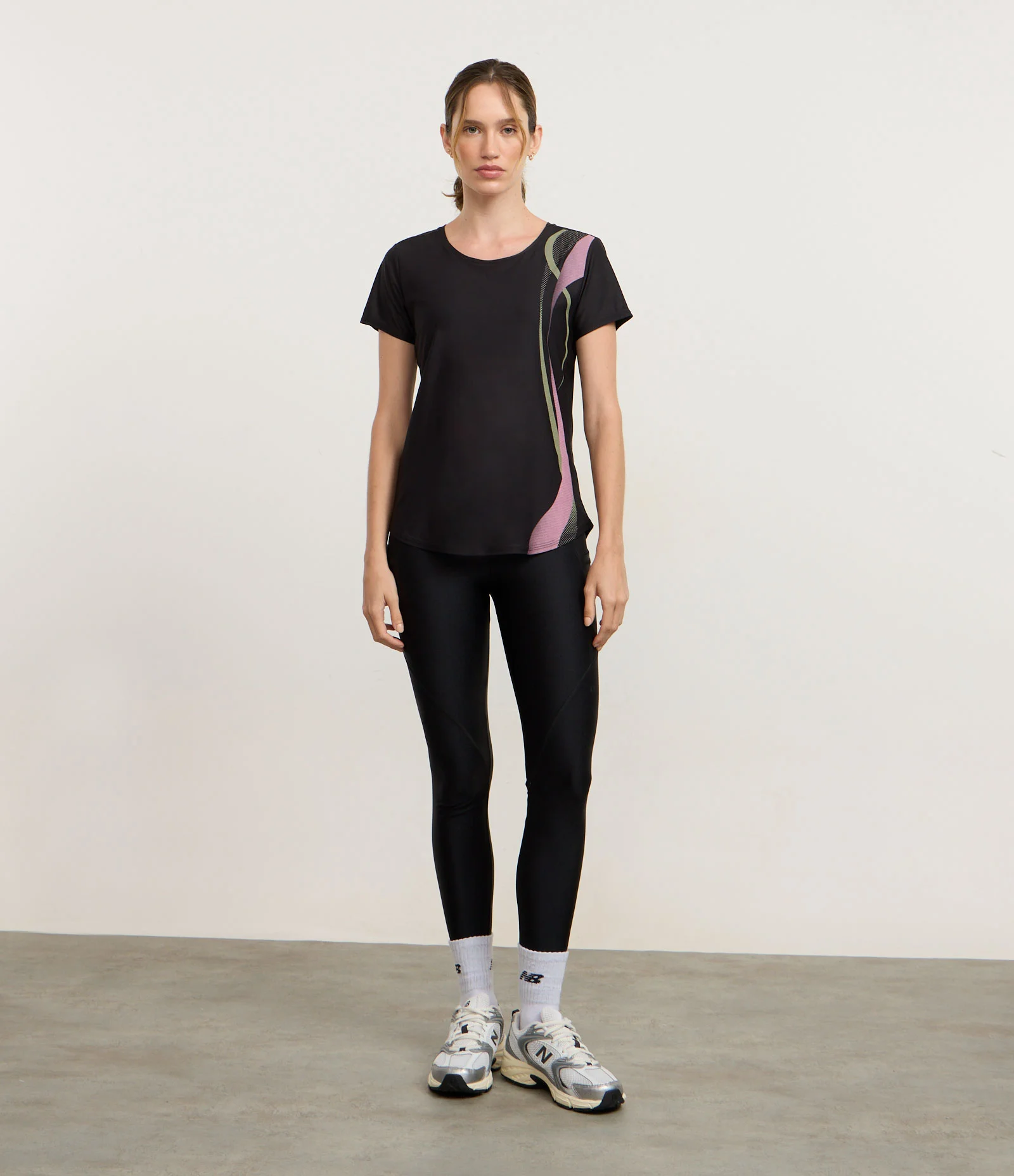 Camiseta Esportiva em Helanca com Manga Curta Preto 1