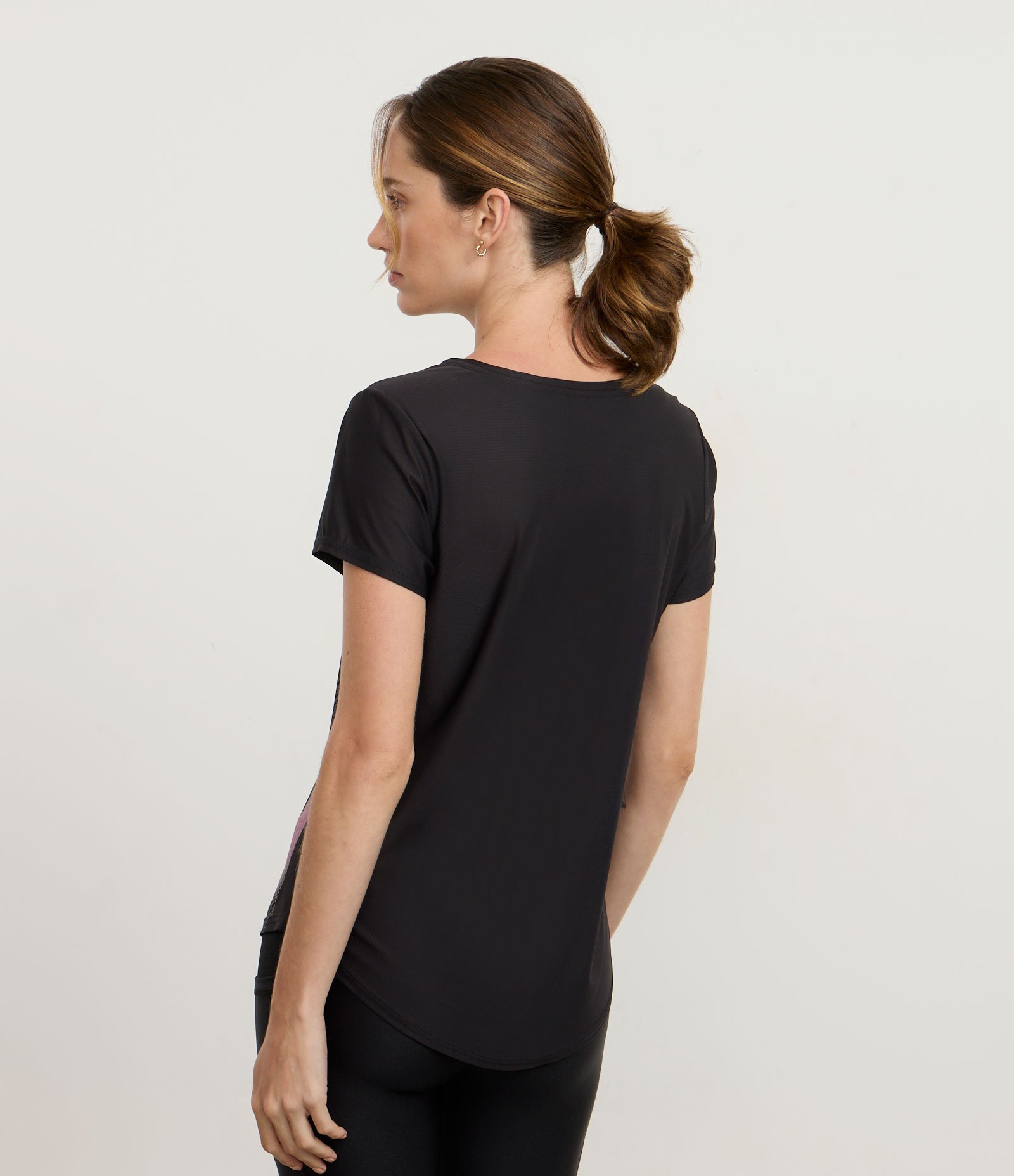 Camiseta Esportiva em Helanca com Manga Curta Preto 3