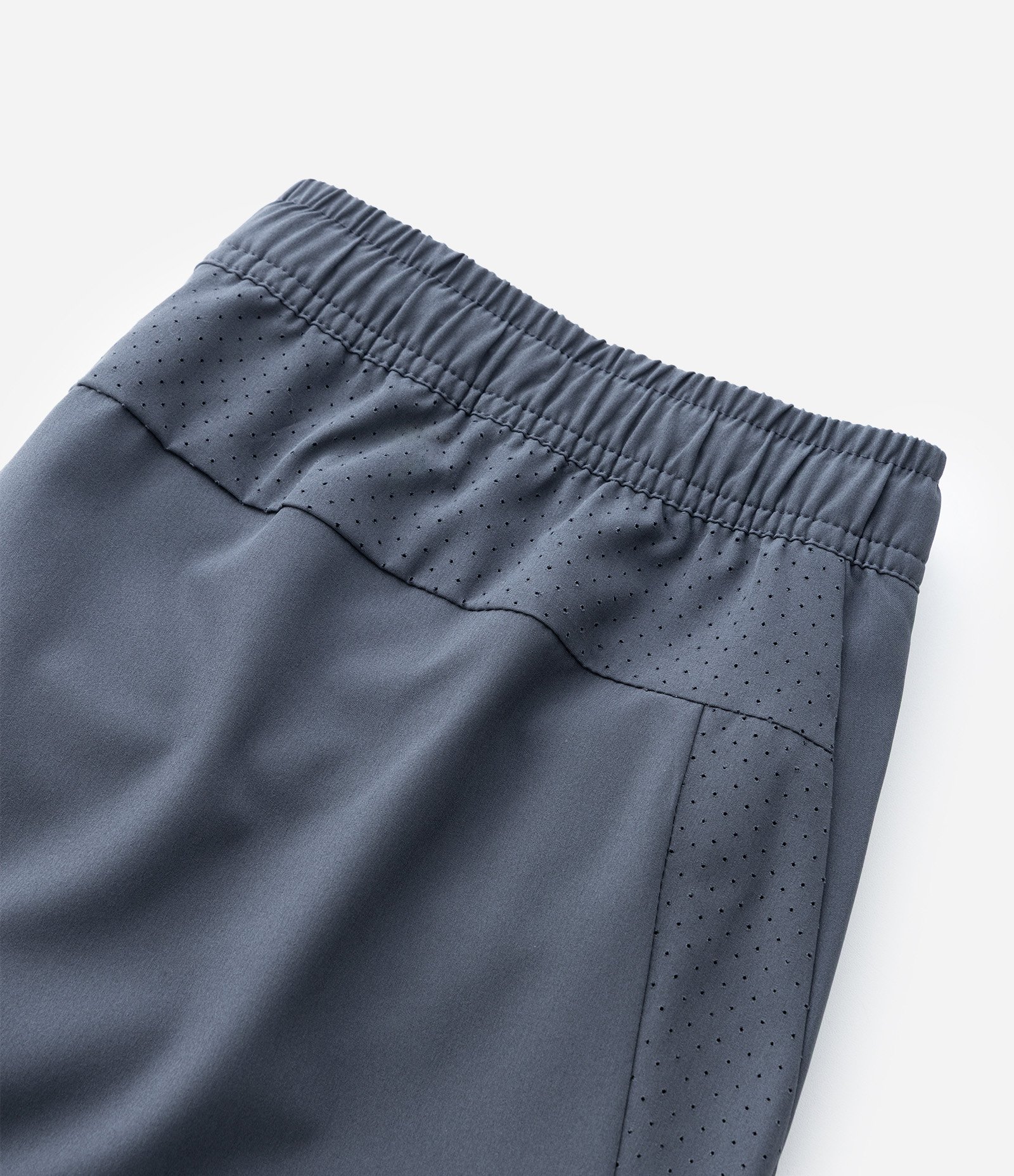 Bermuda Esportiva com Laser Cut e Print Lateral Azul 8