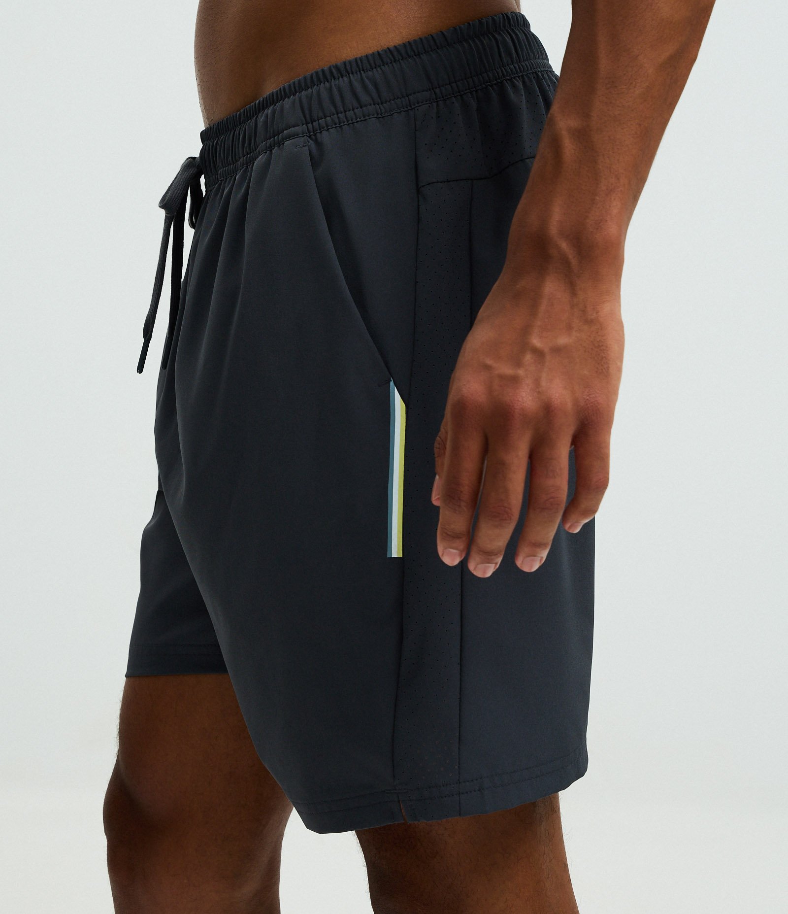 Bermuda Esportiva com Laser Cut e Print Lateral Azul 3