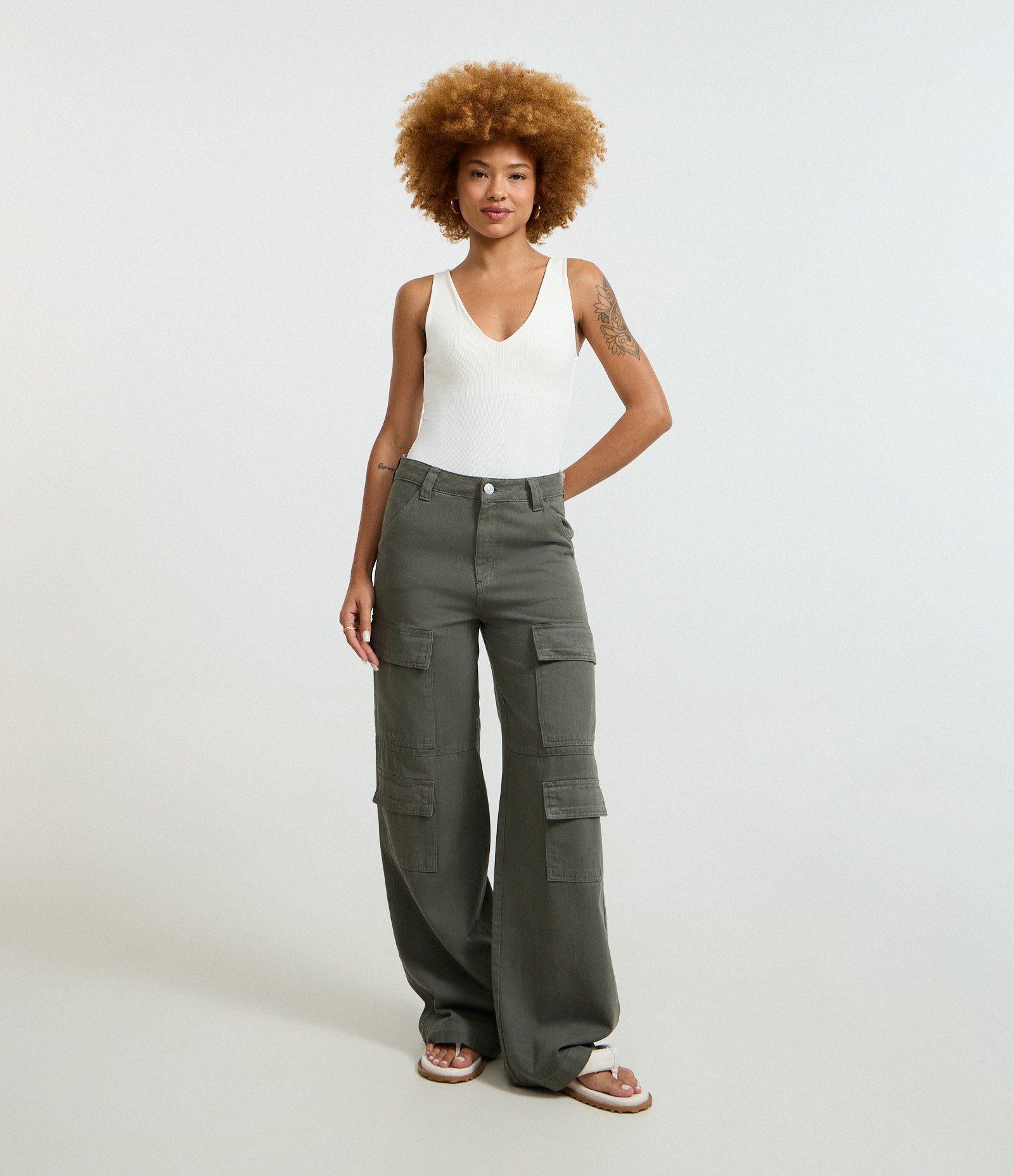 Body Regata em Poliamida com Decote em V Branco 2