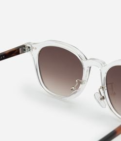 Óculos Redondo com Lentes Degradê e Hastes Tartaruga