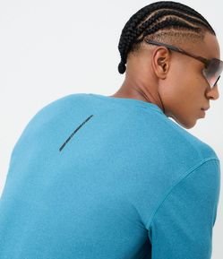 Camiseta Regular Esportiva em Tecnologia Dry com Etiqueta na Barra